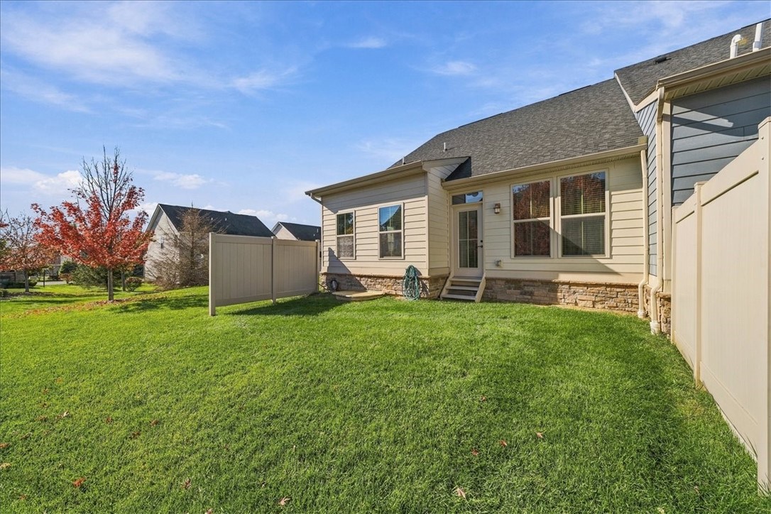 2000 Connecticut Ln
