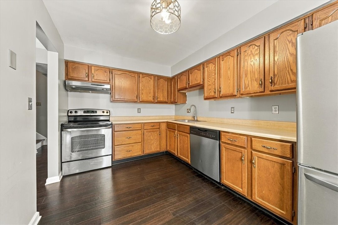 152 Aberdeen Dr