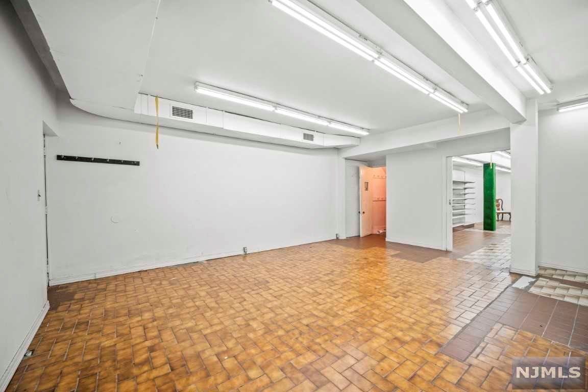 33 Ridge Road Retail