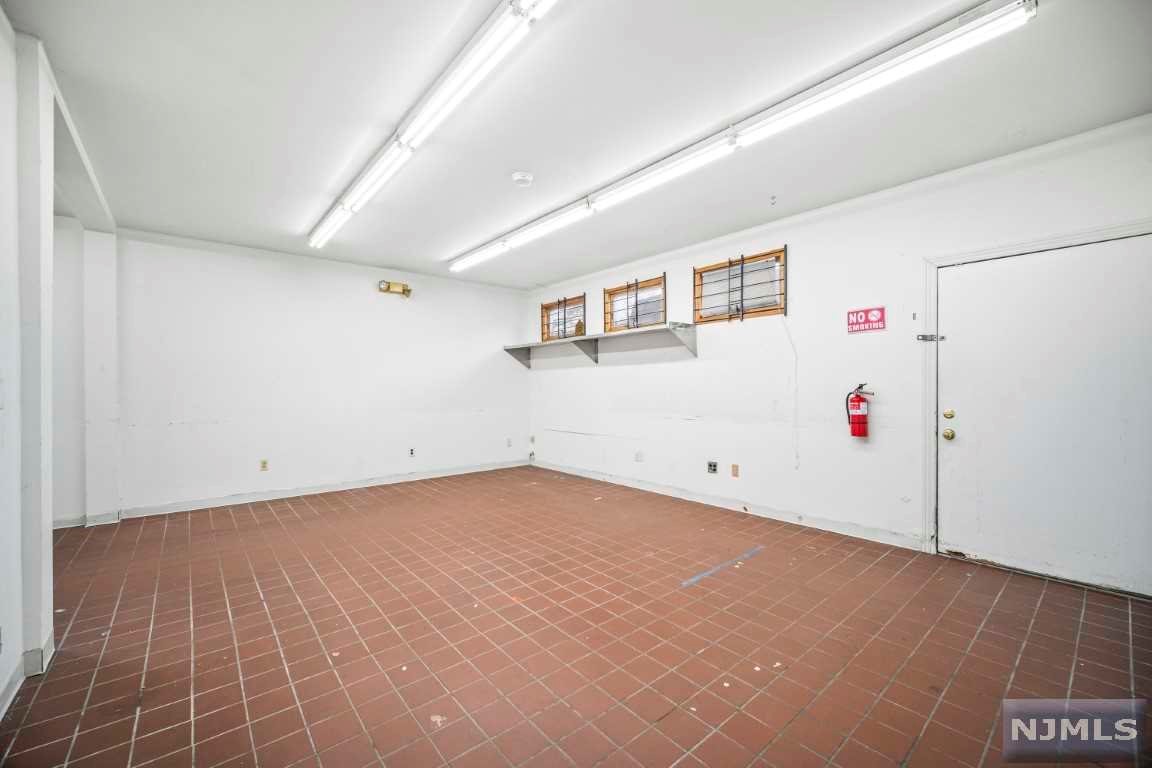 33 Ridge Road Retail