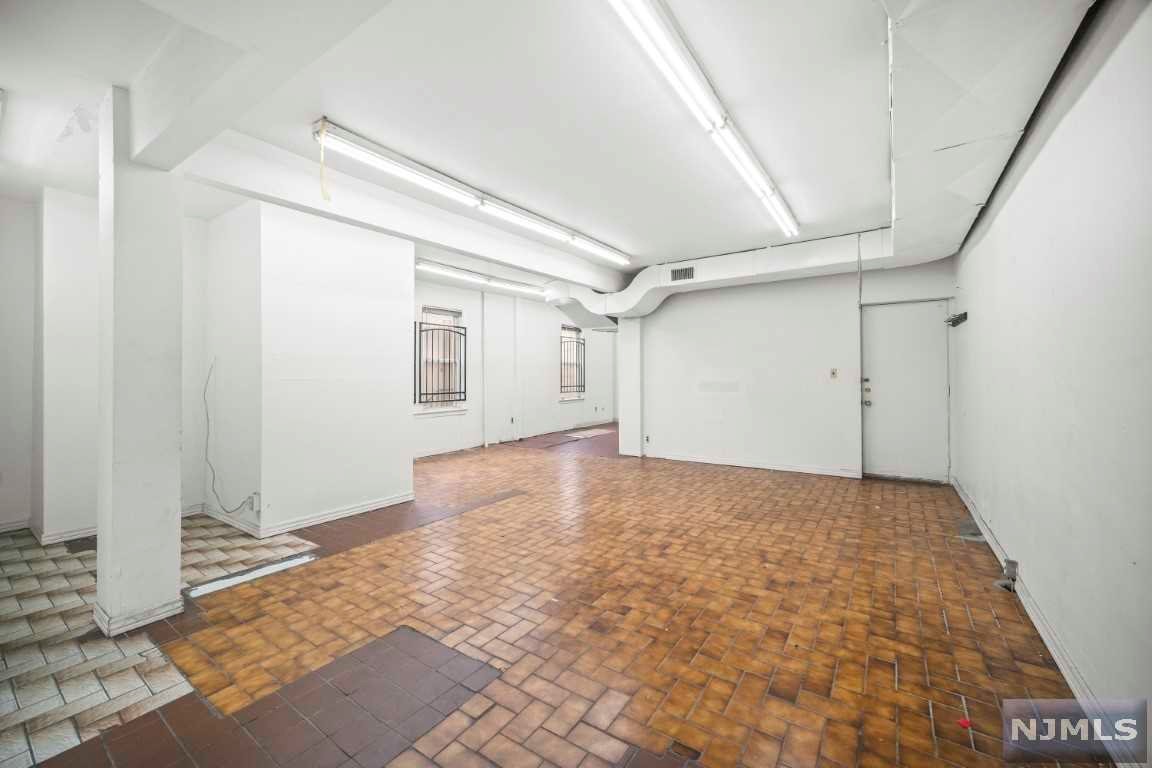 33 Ridge Road Retail