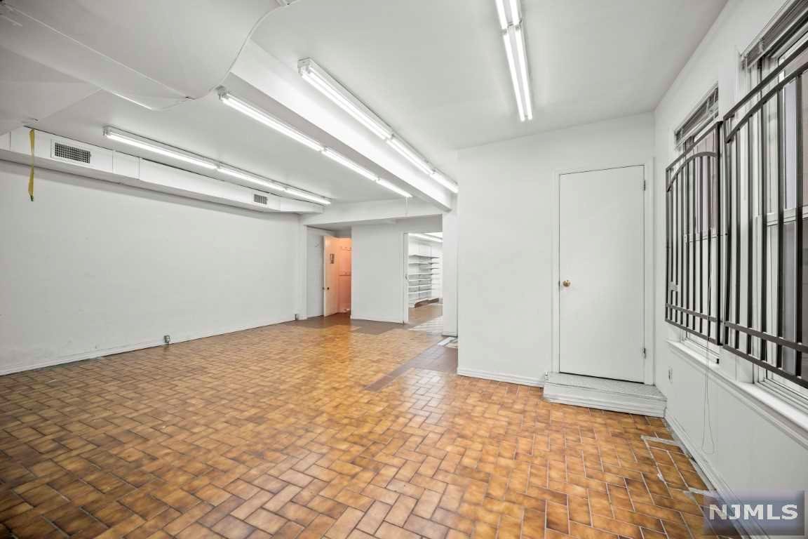 33 Ridge Road Retail