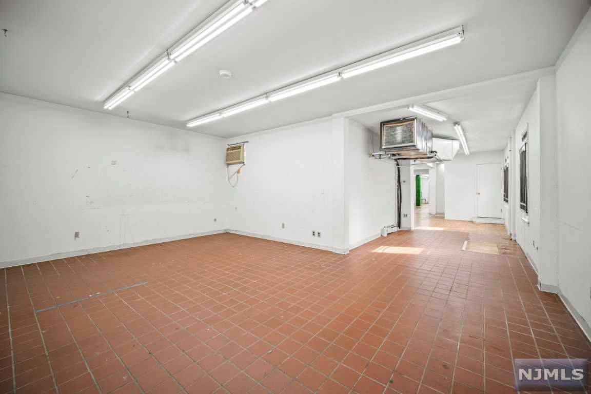 33 Ridge Road Retail