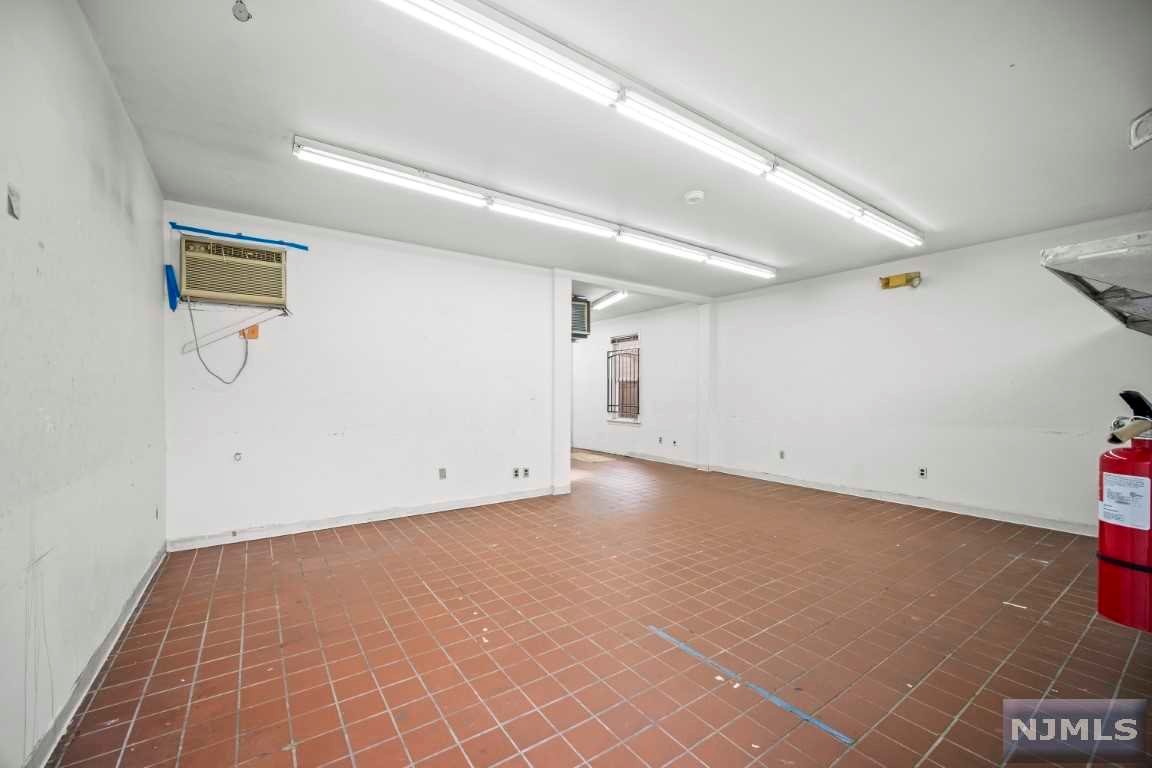 33 Ridge Road Retail