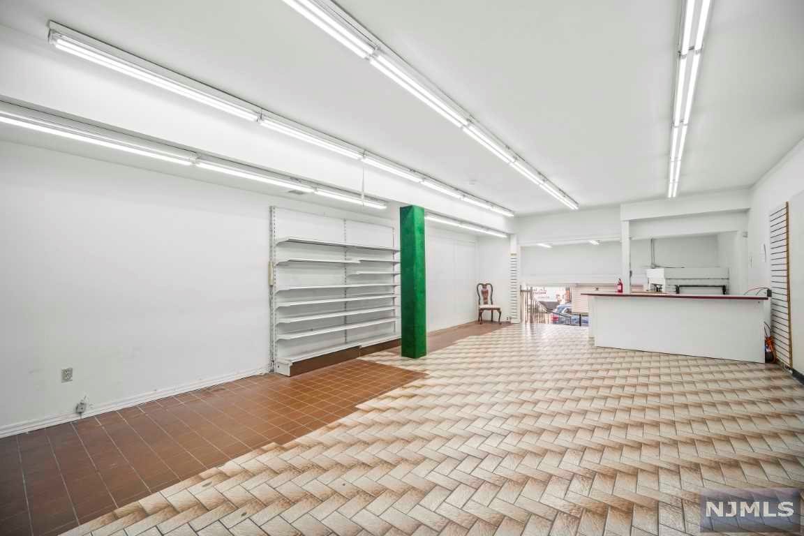 33 Ridge Road Retail