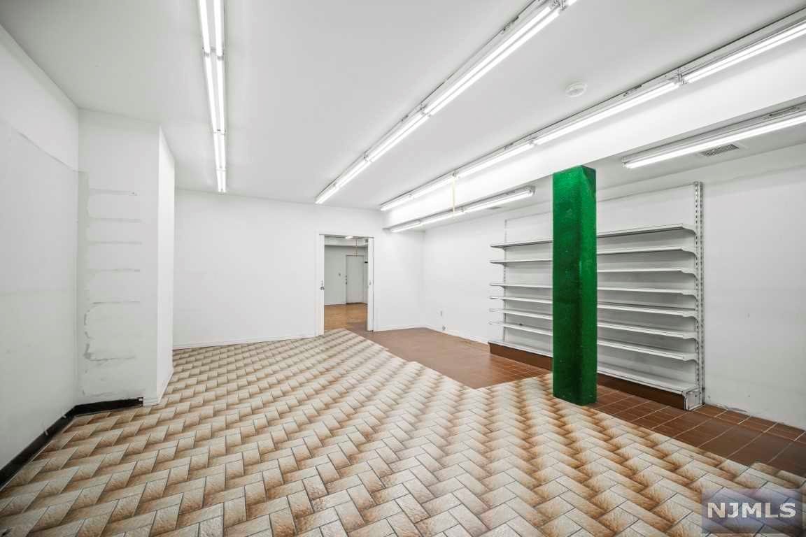 33 Ridge Road Retail
