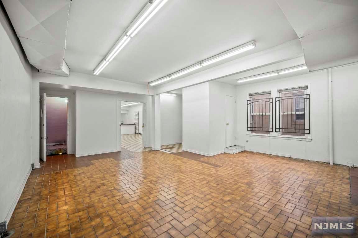 33 Ridge Road Retail