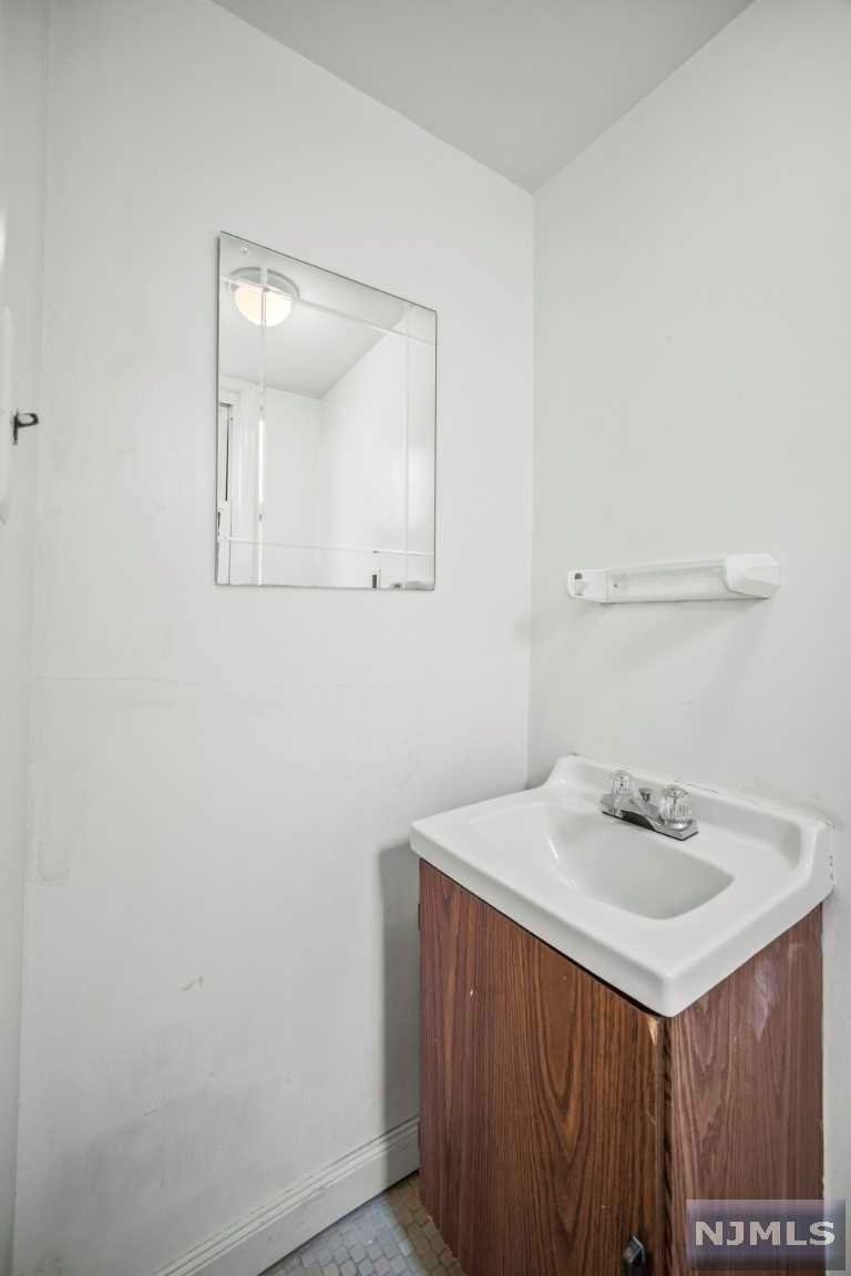33 Ridge Road Retail