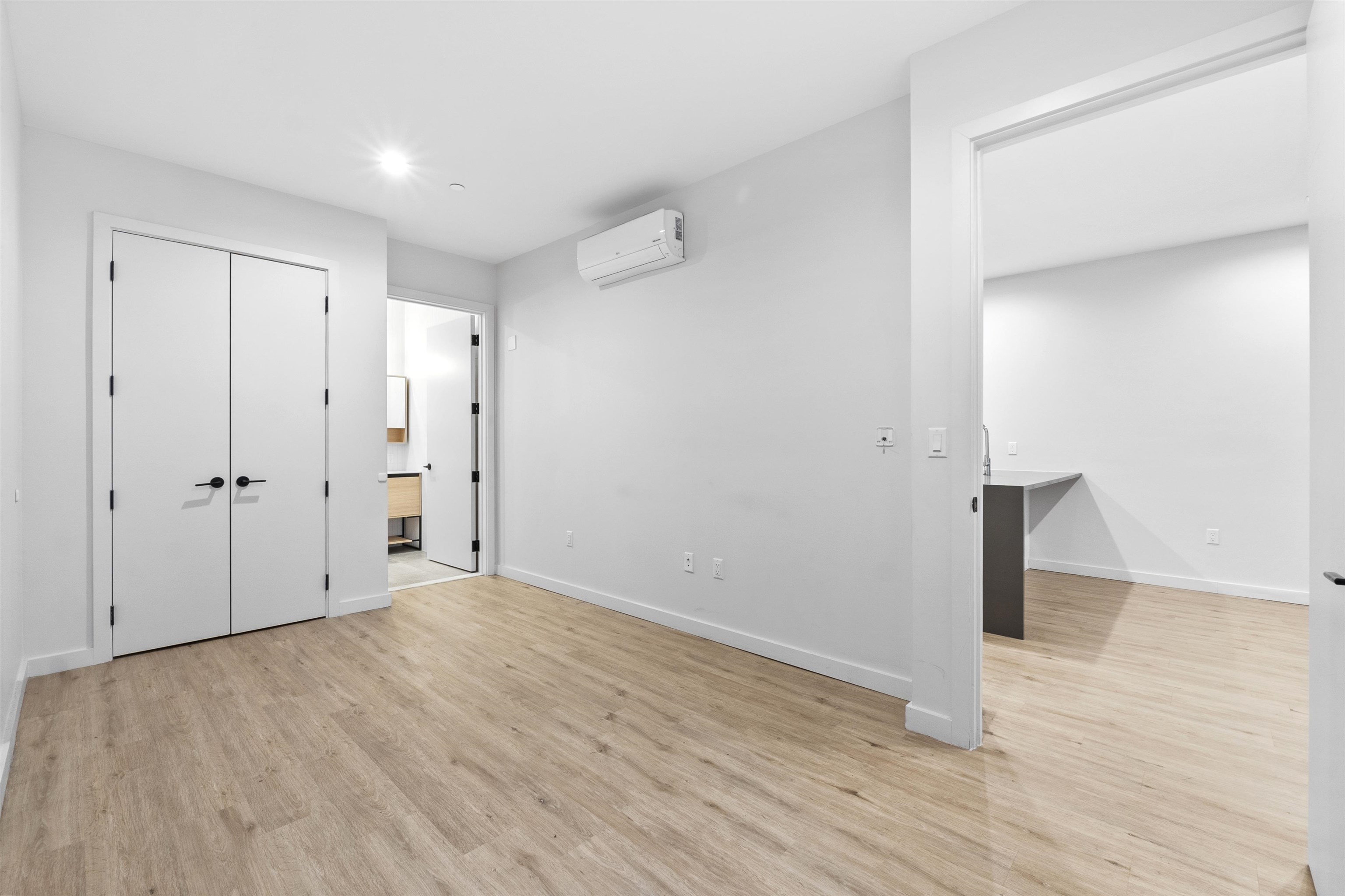 410 WHITON ST Unit: 307