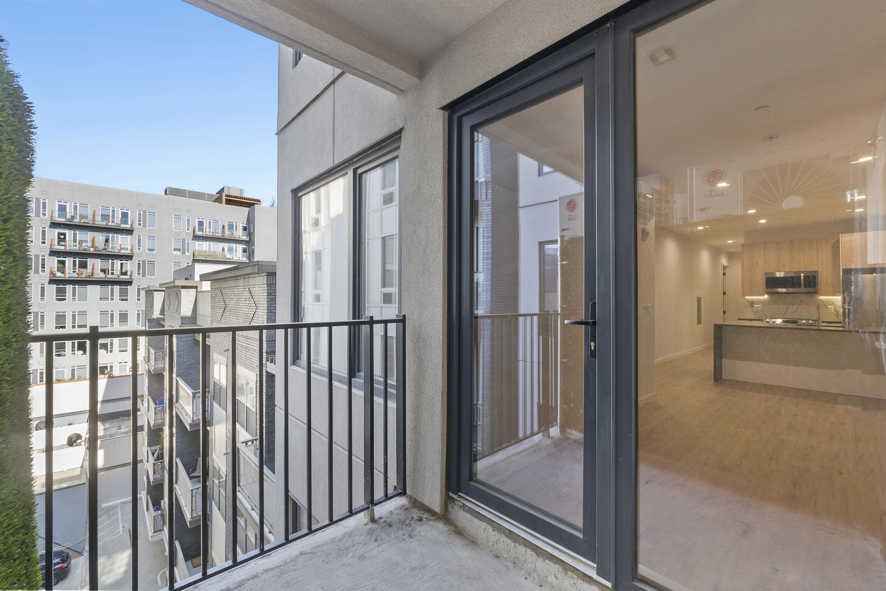 410 WHITON ST Unit: 307
