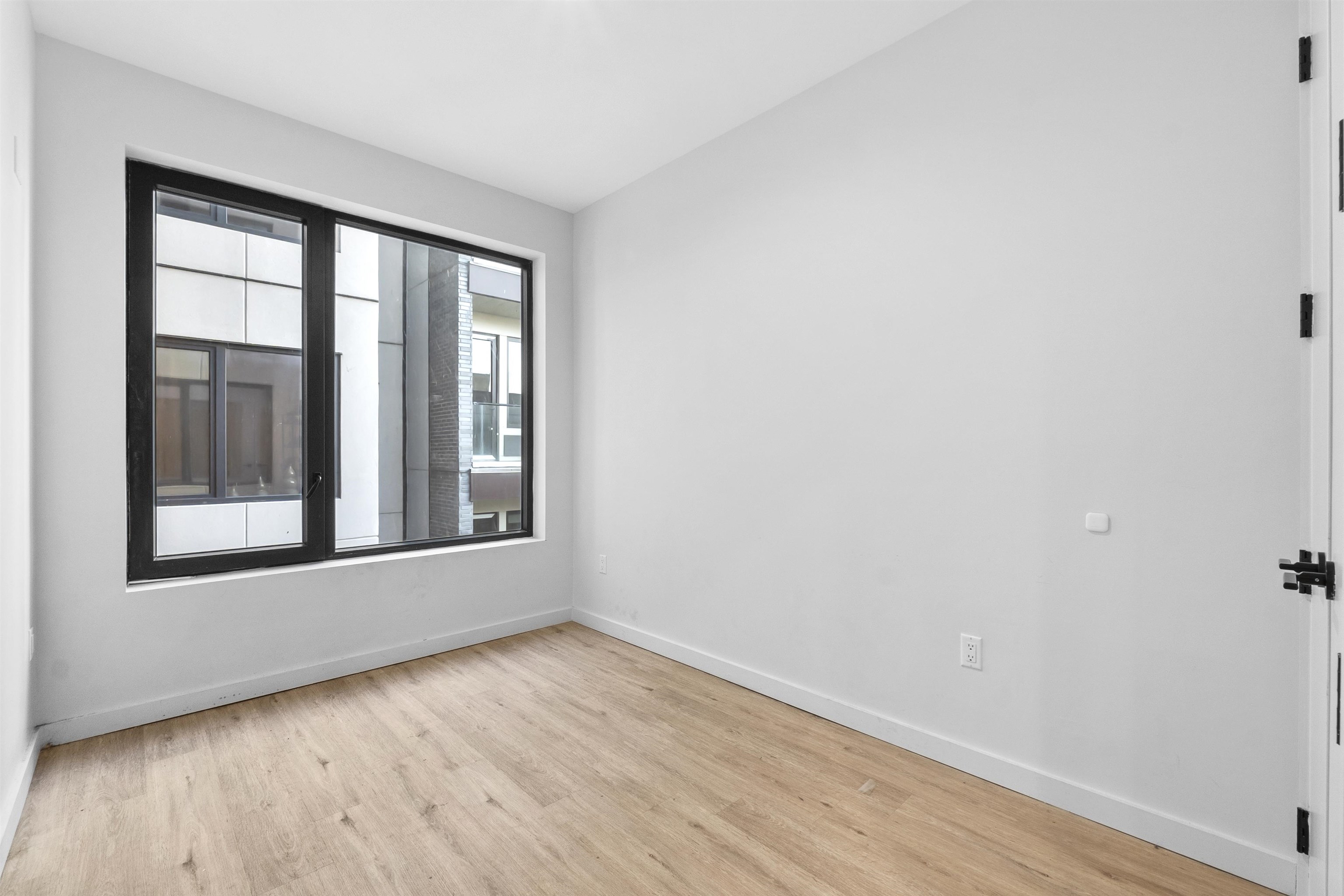 410 WHITON ST Unit: 307