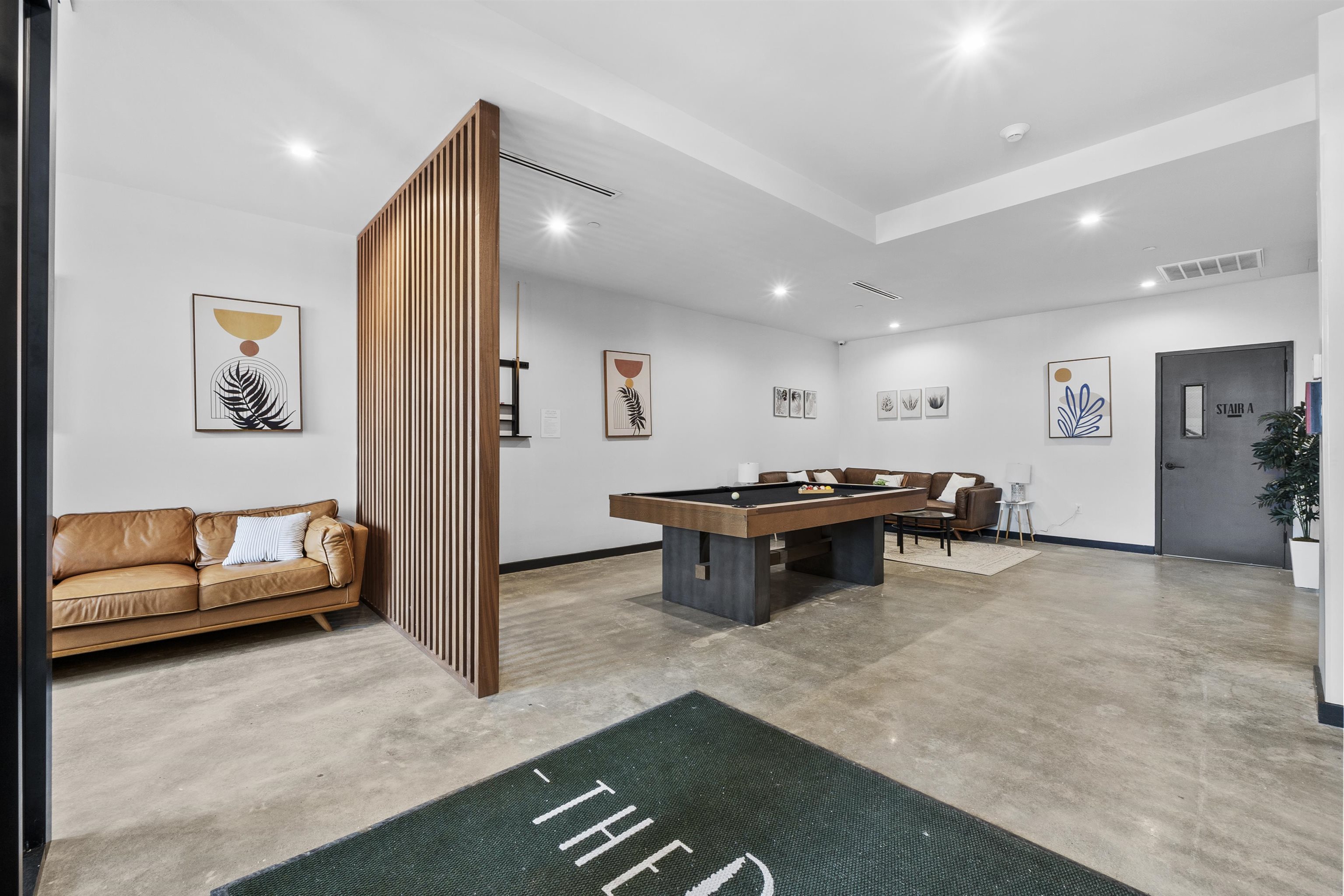 410 WHITON ST Unit: 307