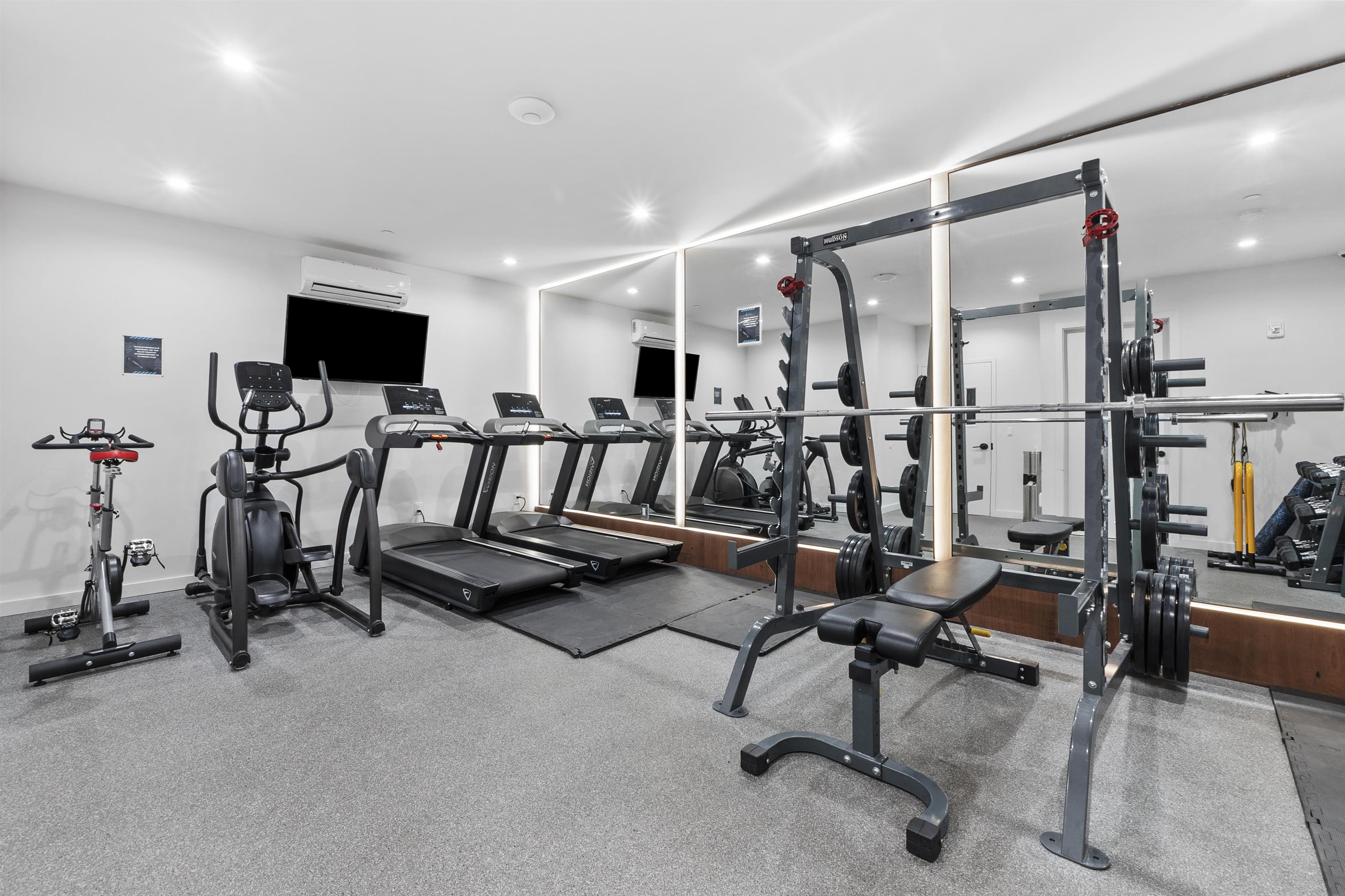 410 WHITON ST Unit: 307