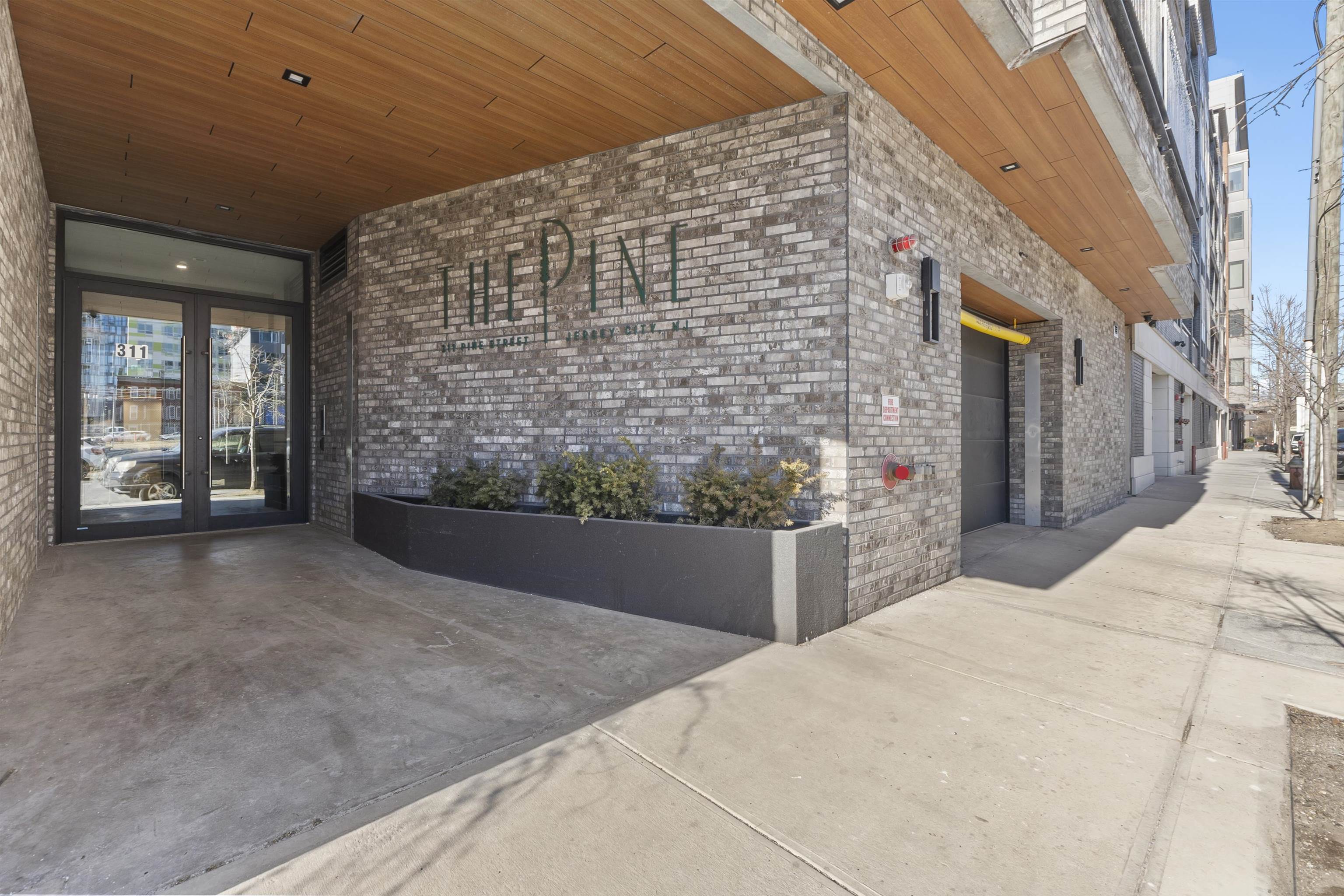 410 WHITON ST Unit: 307