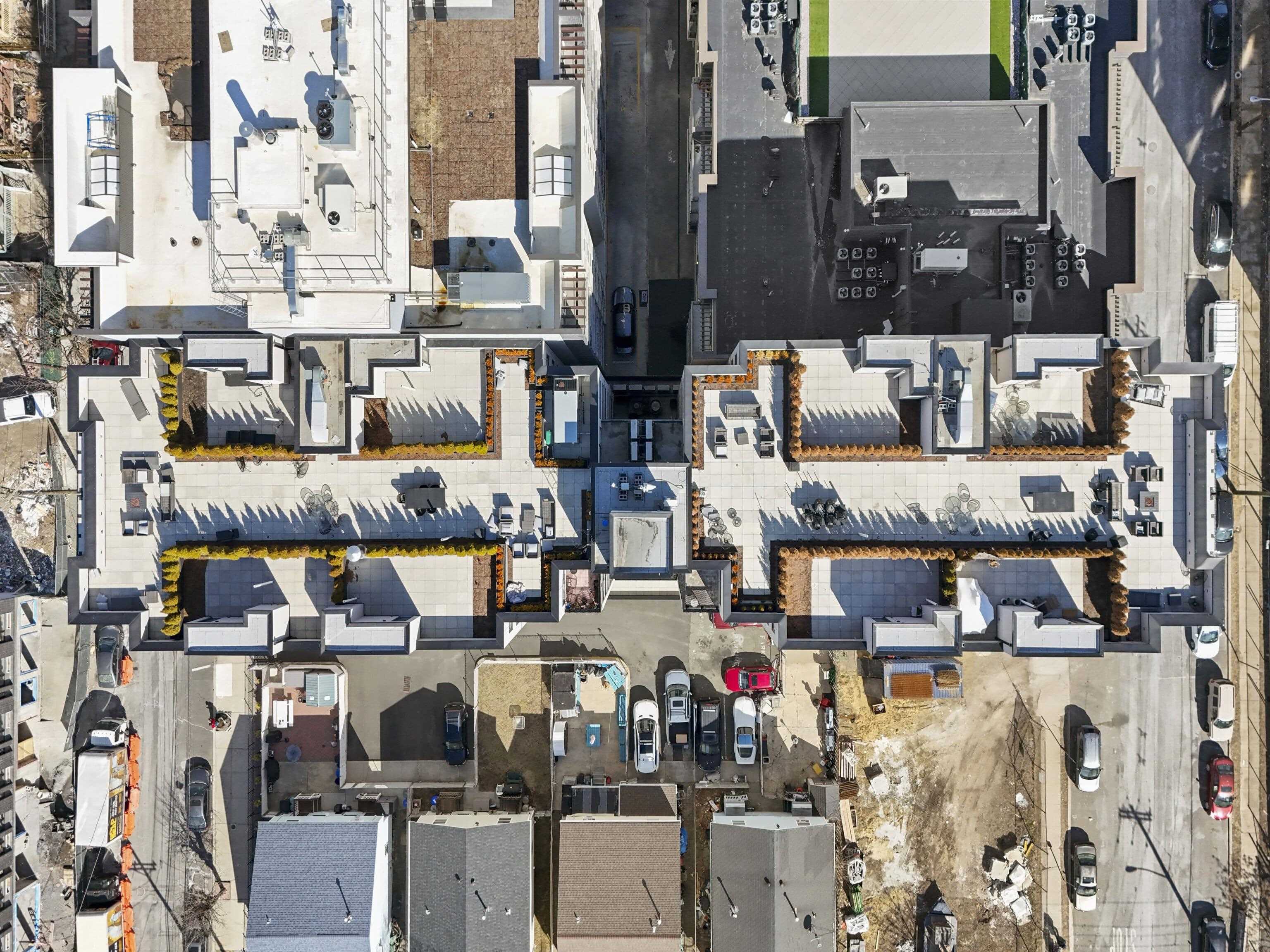 410 WHITON ST Unit: 307