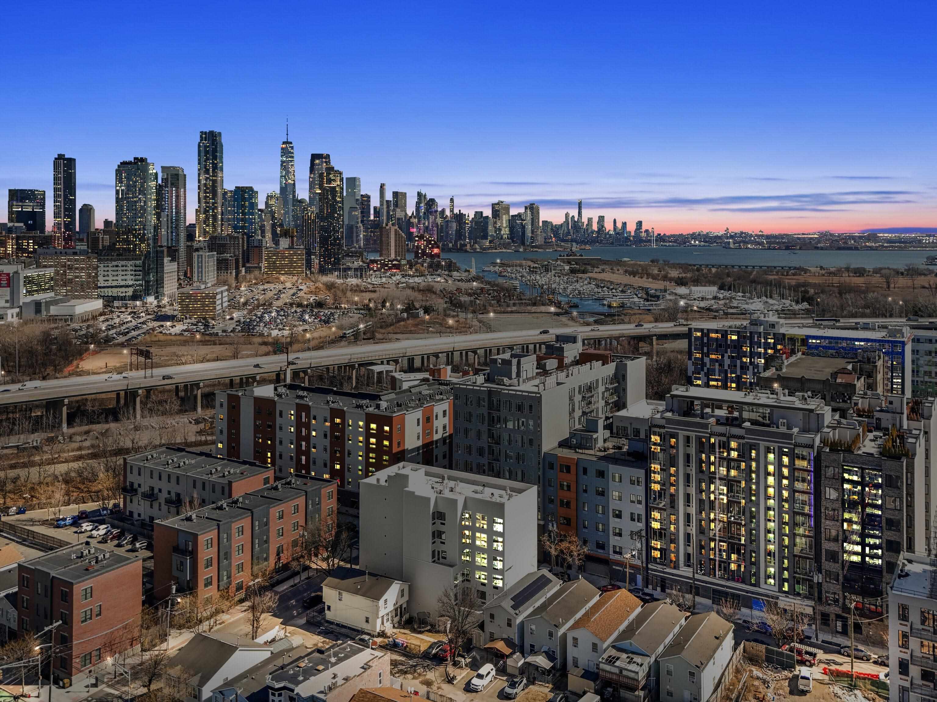 410 WHITON ST Unit: 604