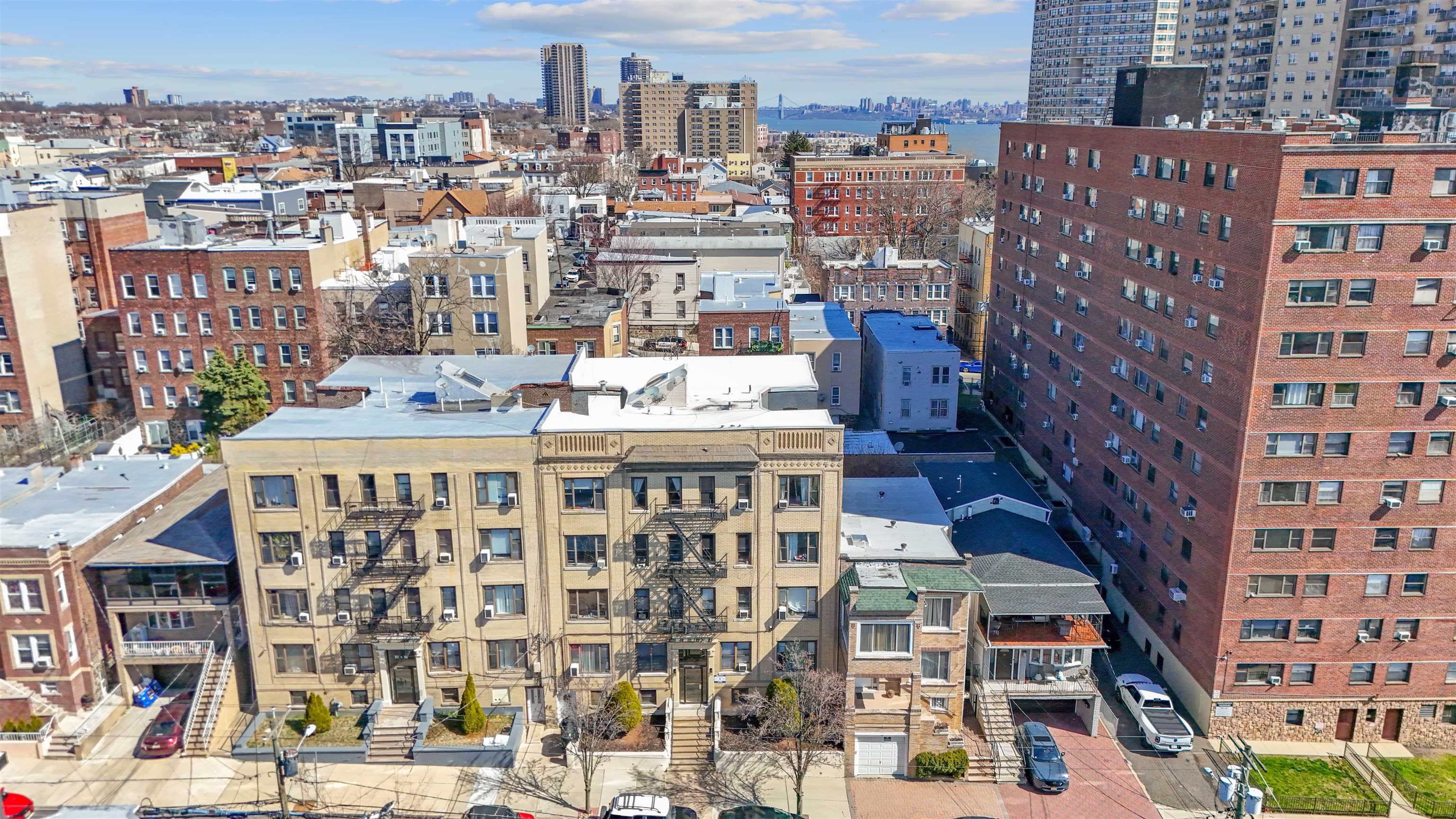 14 65TH ST Unit: 16