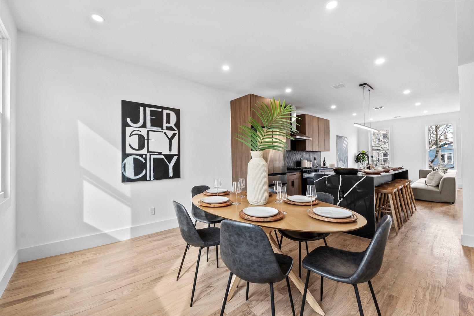 63 JEFFERSON AVE Unit: 2