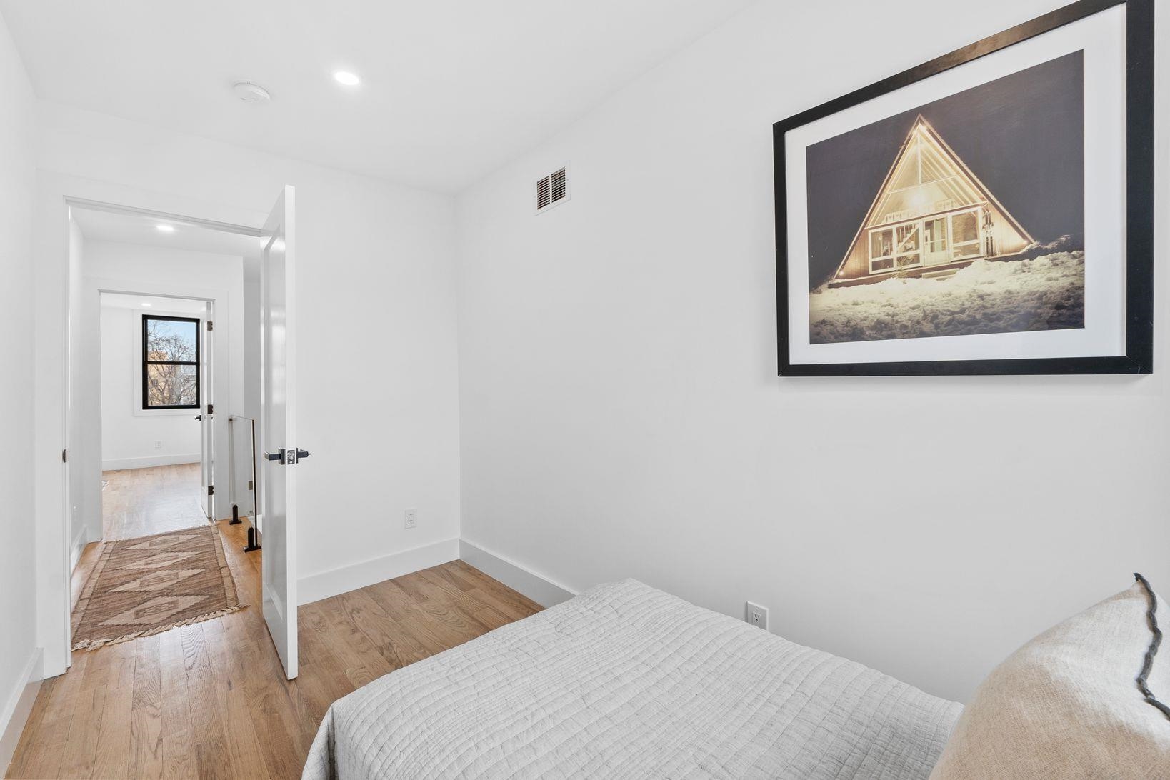 63 JEFFERSON AVE Unit: 2