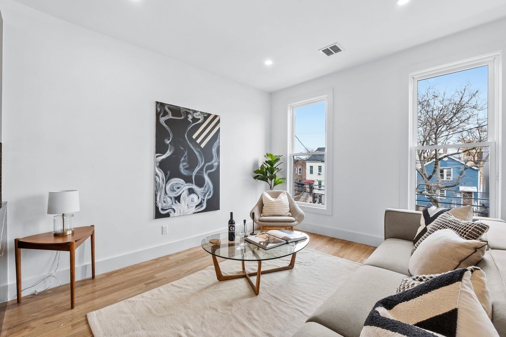 63 JEFFERSON AVE Unit: 2