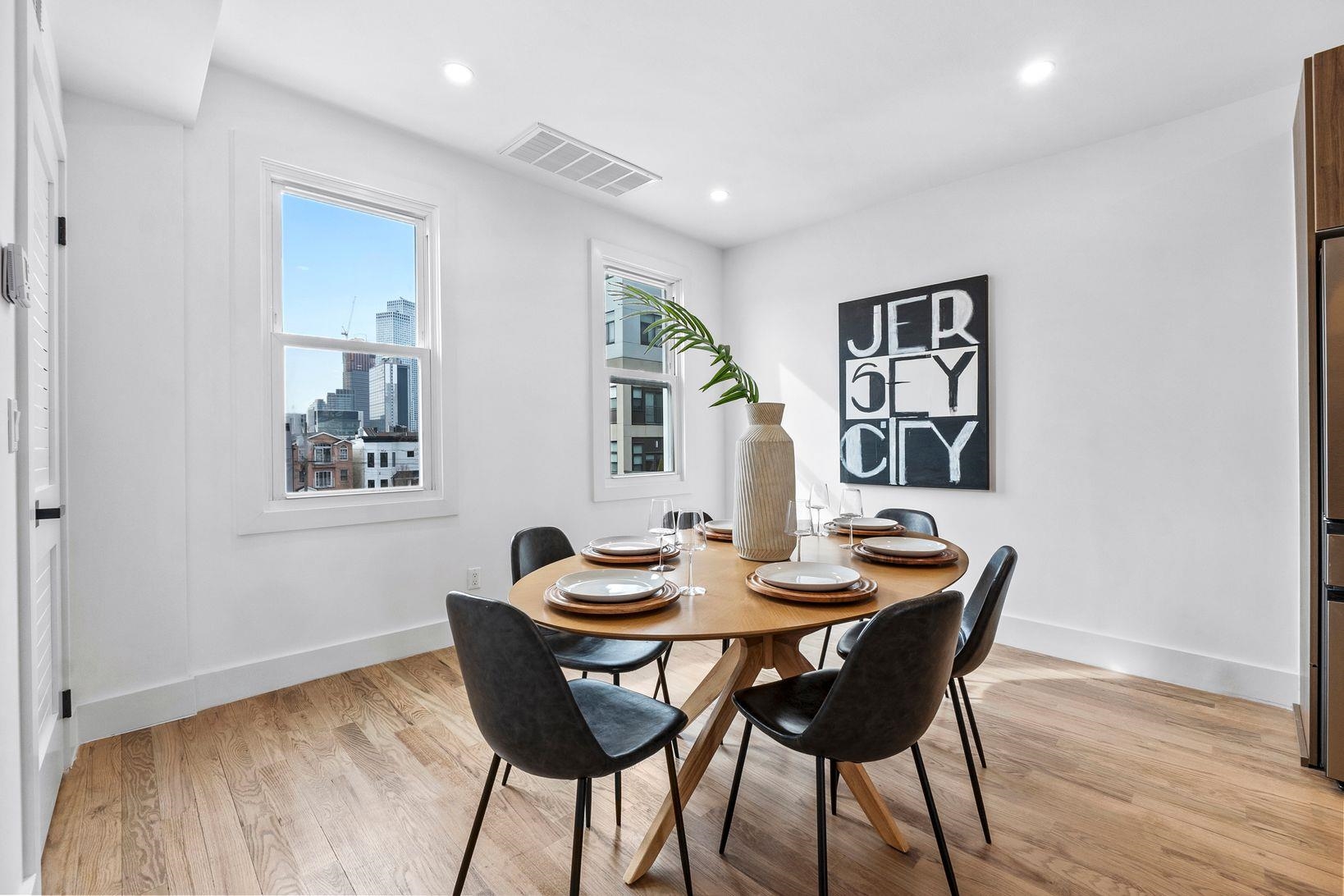 63 JEFFERSON AVE Unit: 2