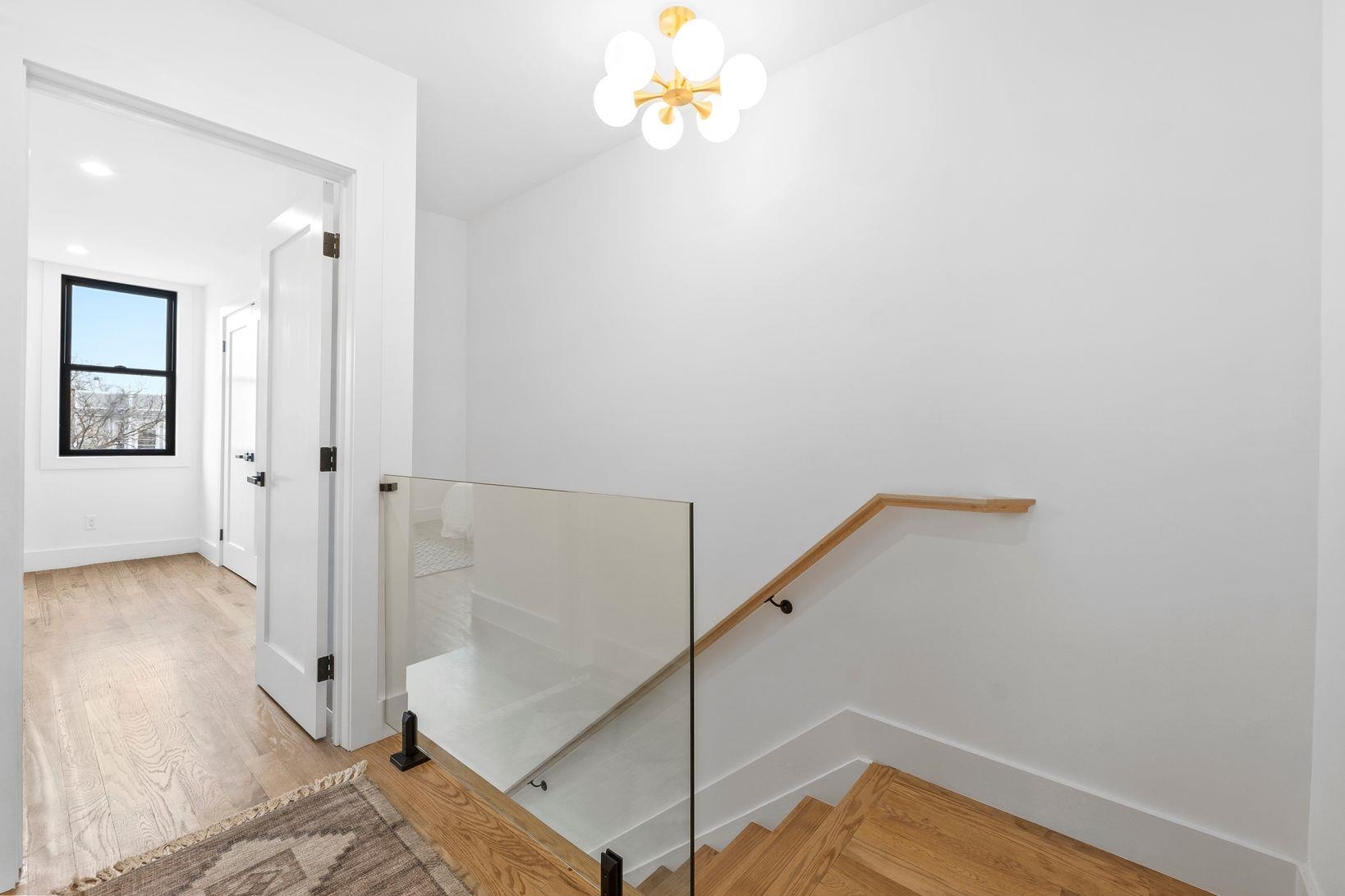 63 JEFFERSON AVE Unit: 2
