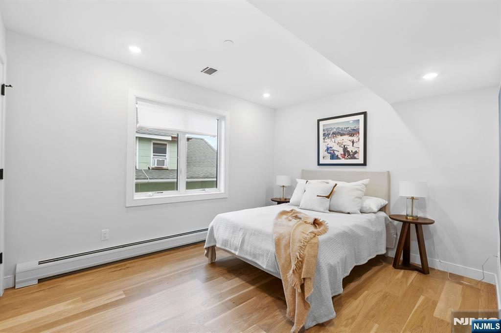 697B Hillside