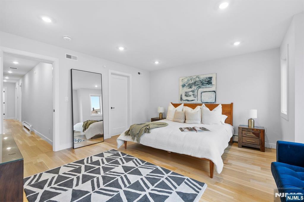 697B Hillside