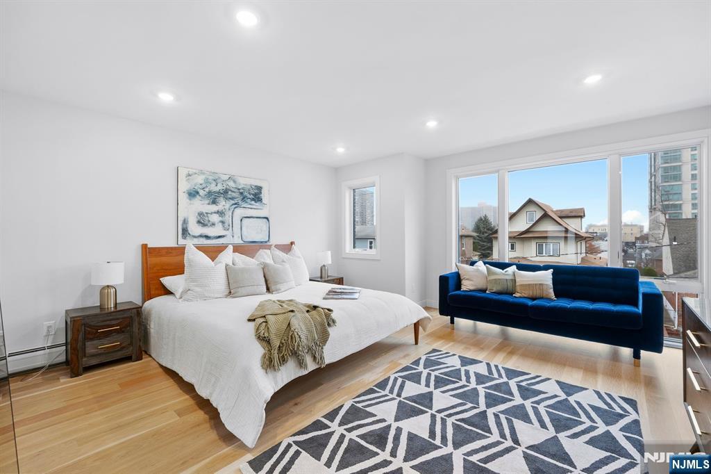 697B Hillside