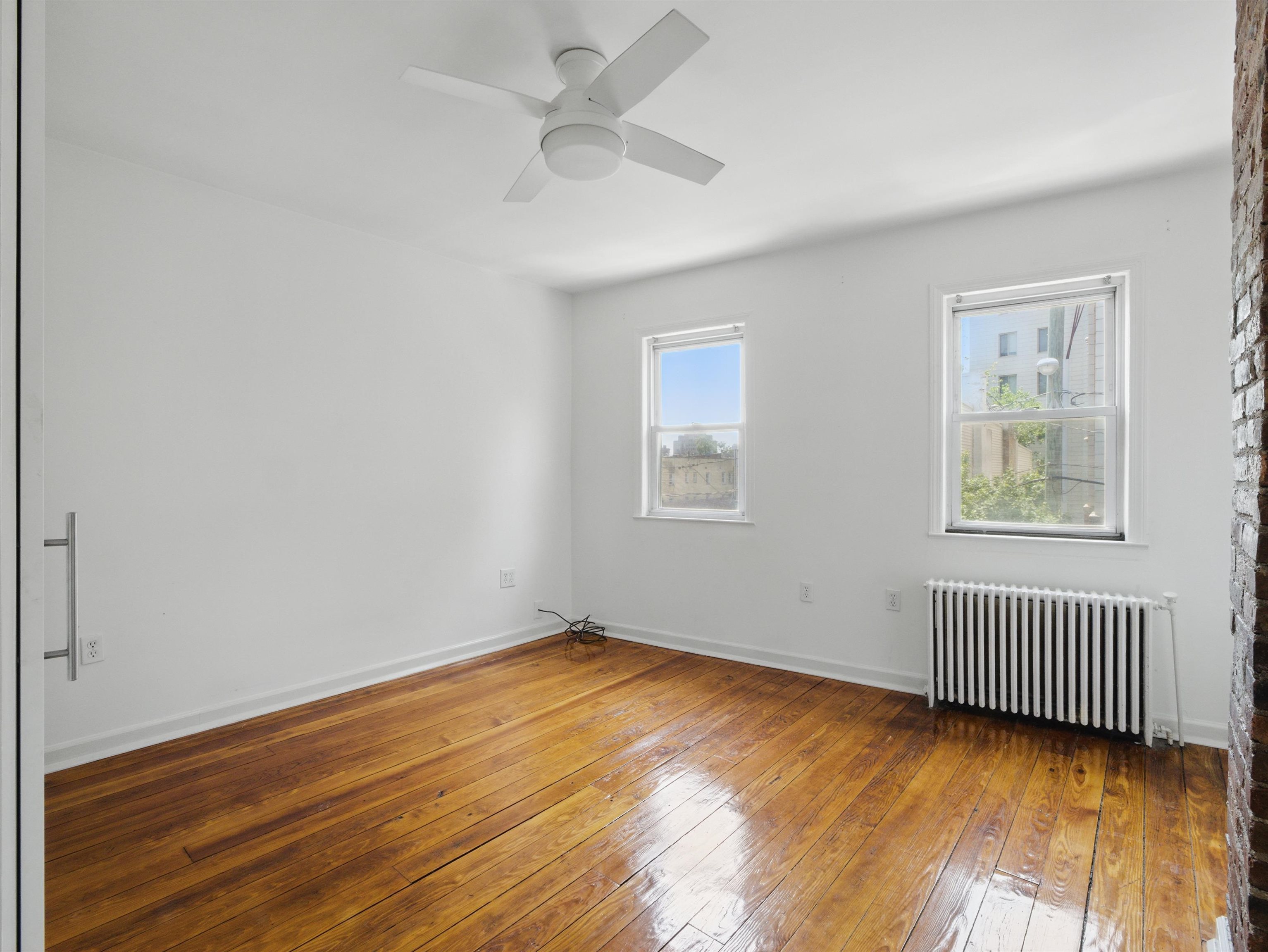 14 ROCK ST