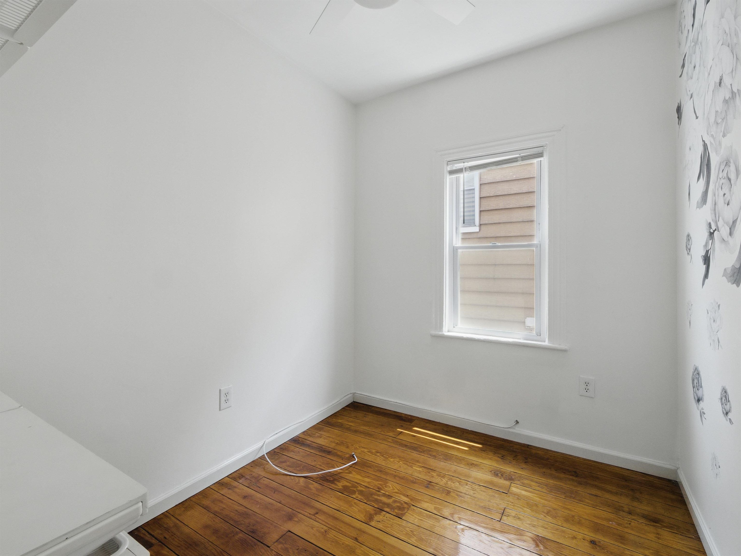 14 ROCK ST