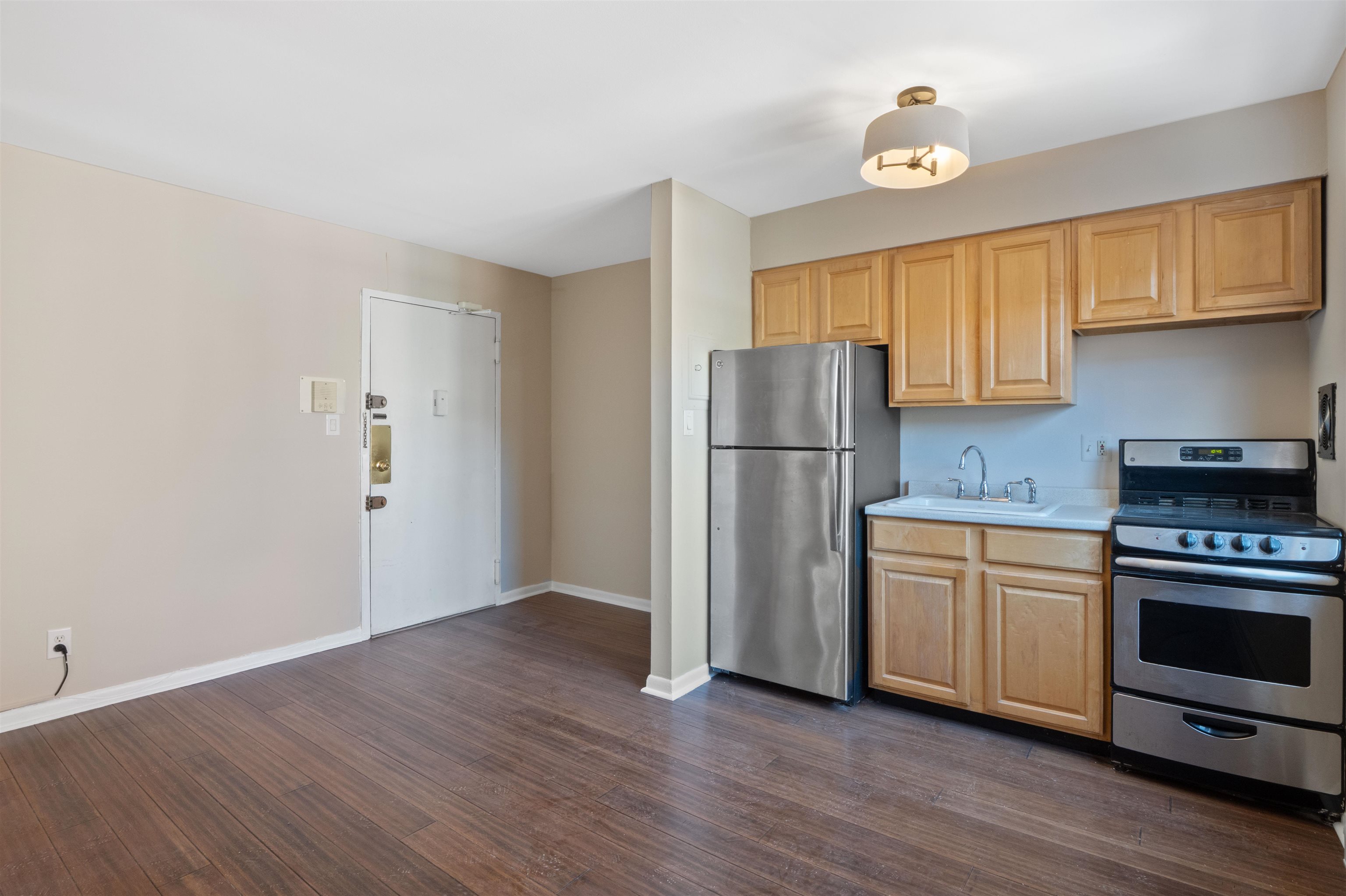 56 68TH ST Unit: 5