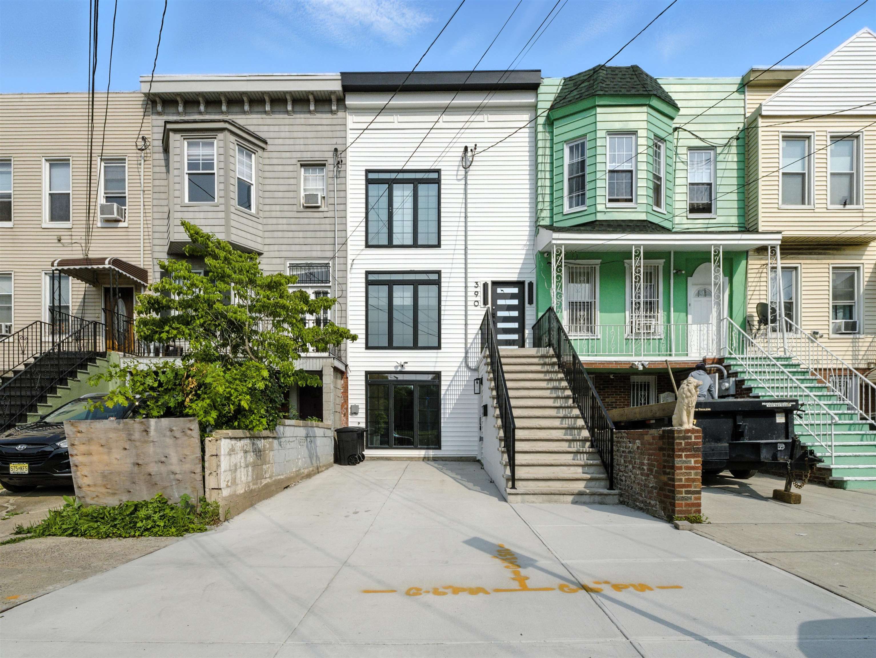 390 WEBSTER AVE Unit: 1