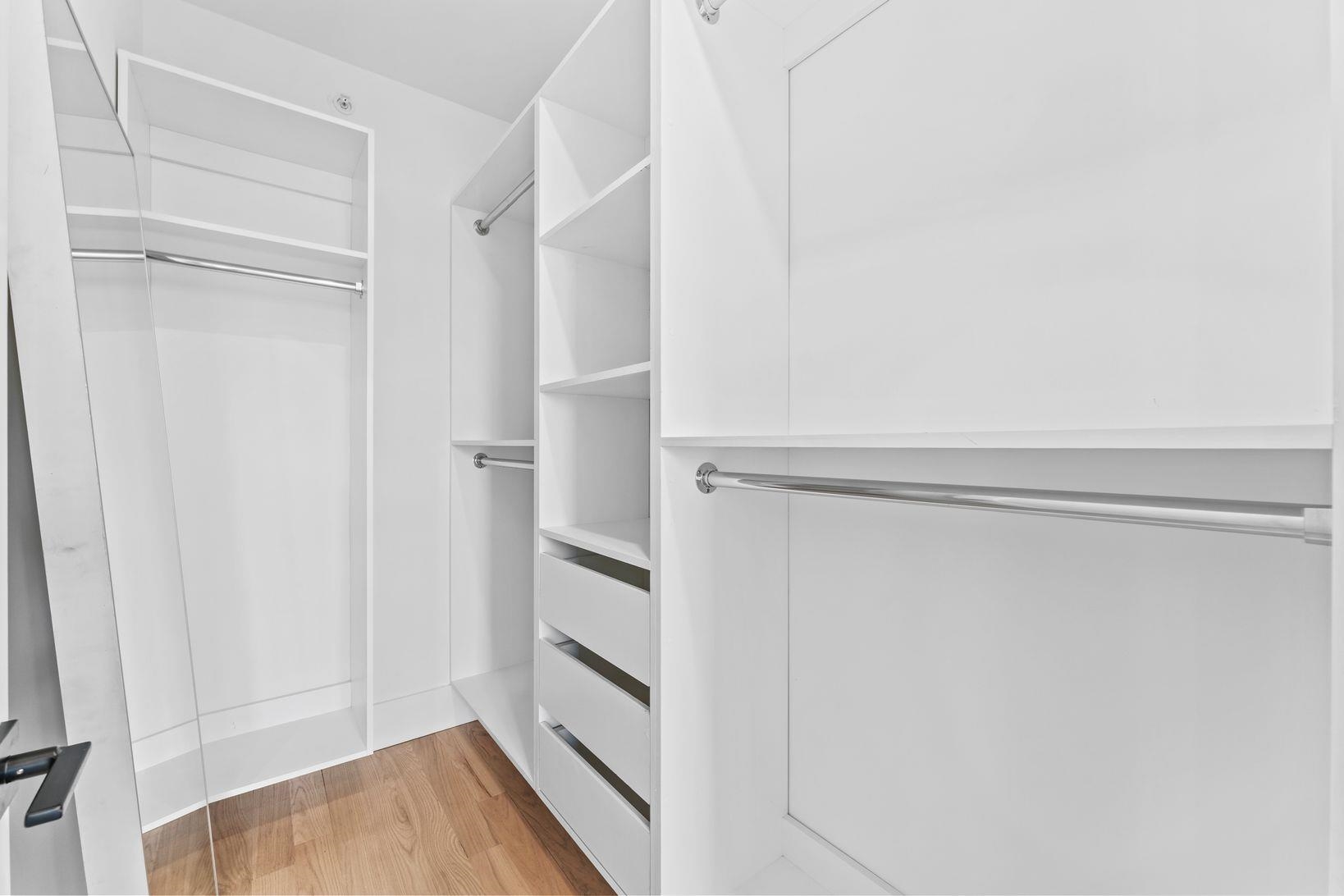 249 BERGEN AVE Unit: 302