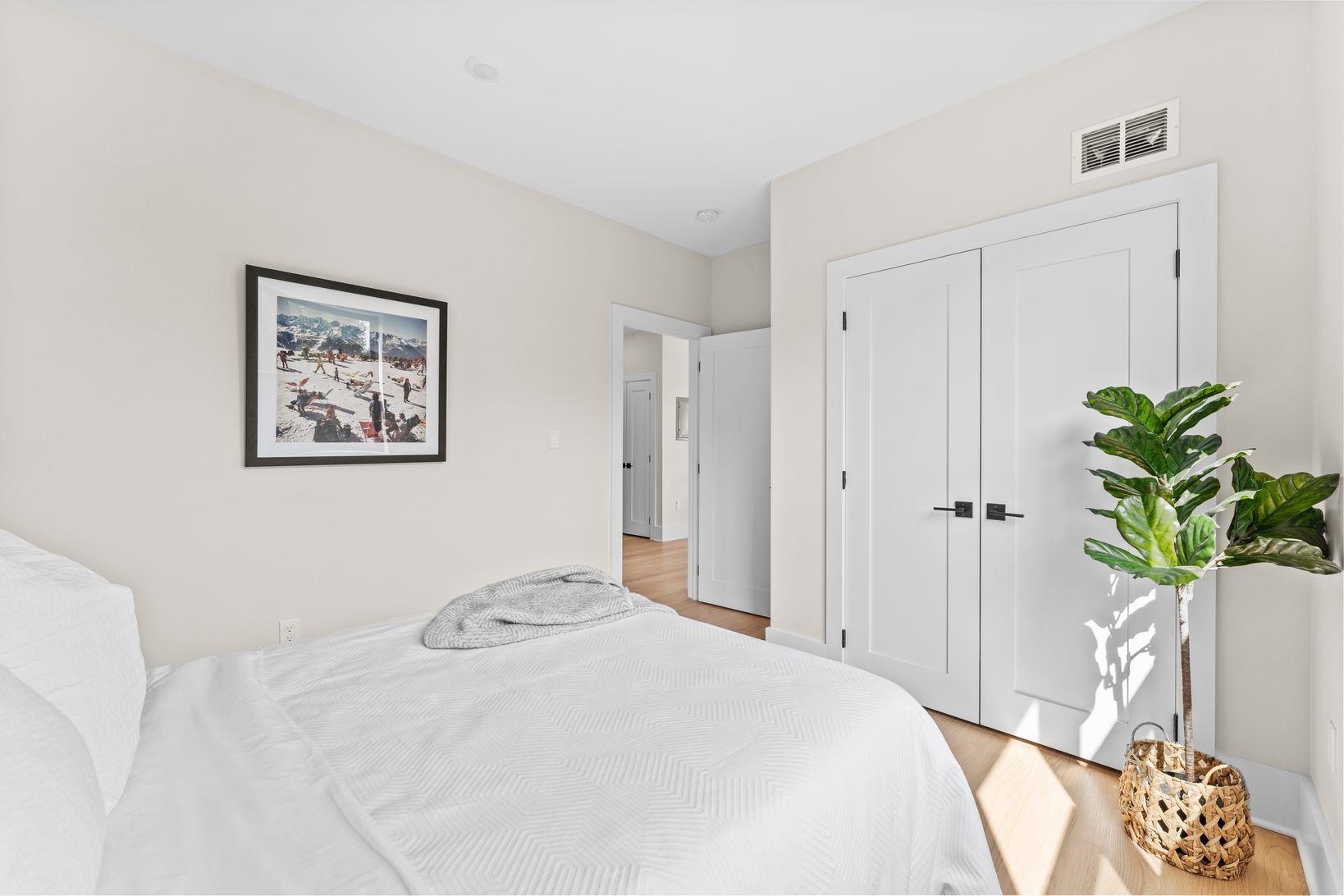 249 BERGEN AVE Unit: 302