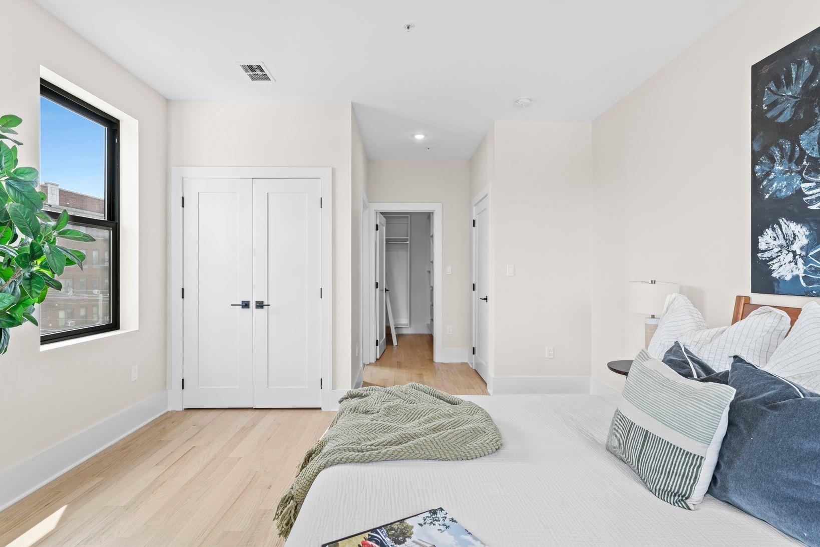 249 BERGEN AVE Unit: 302