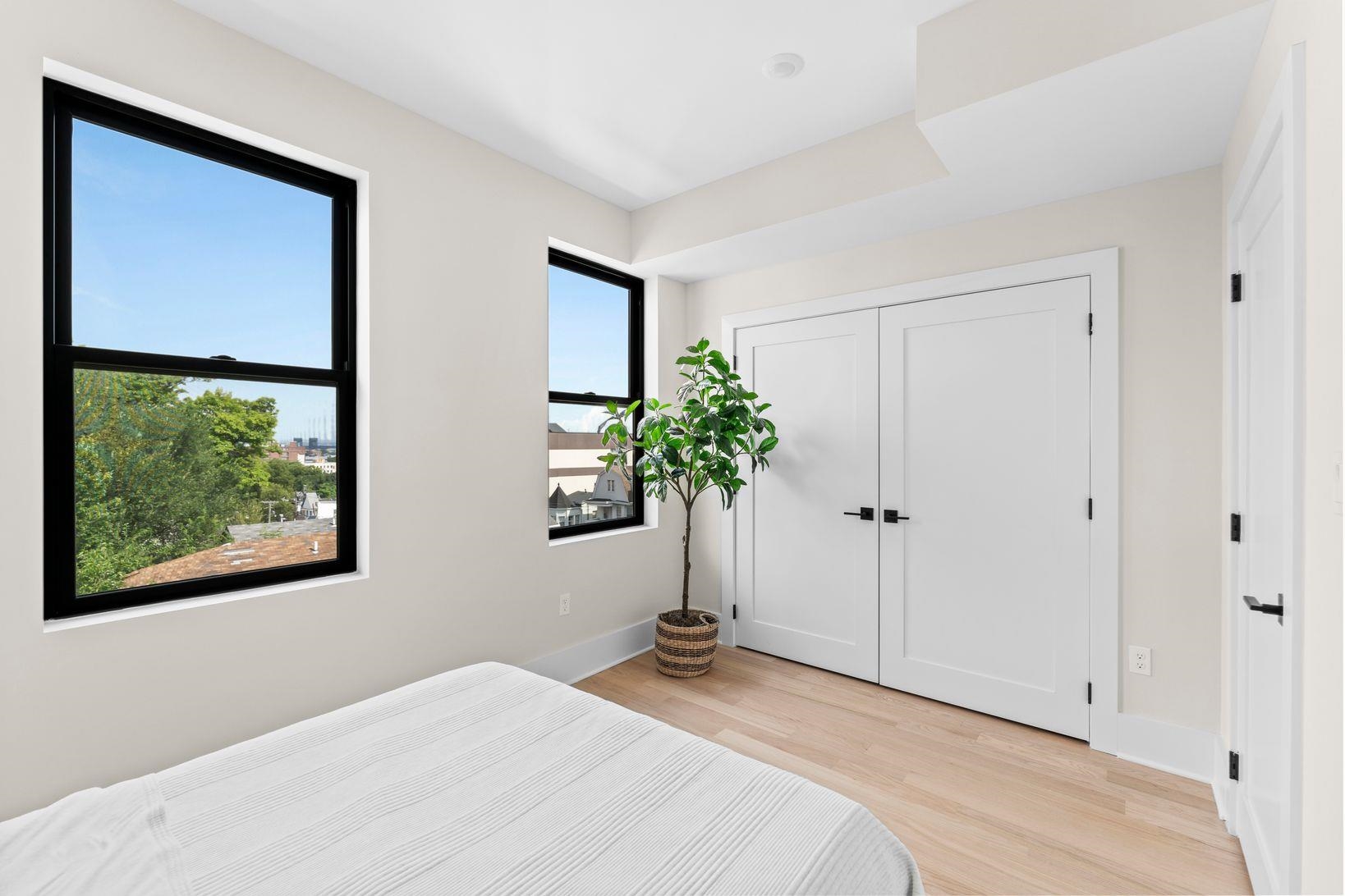 249 BERGEN AVE Unit: 302