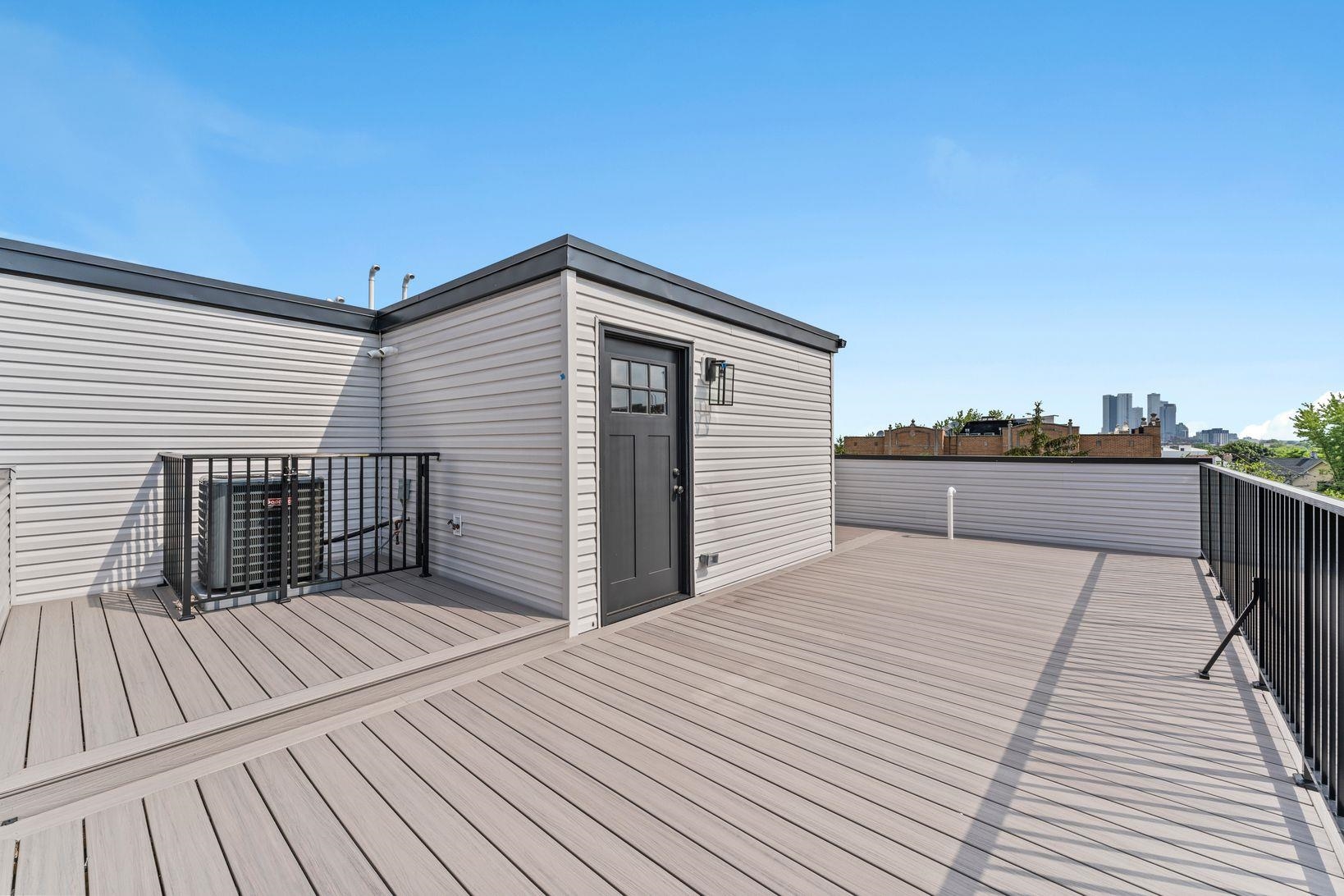 249 BERGEN AVE Unit: 302