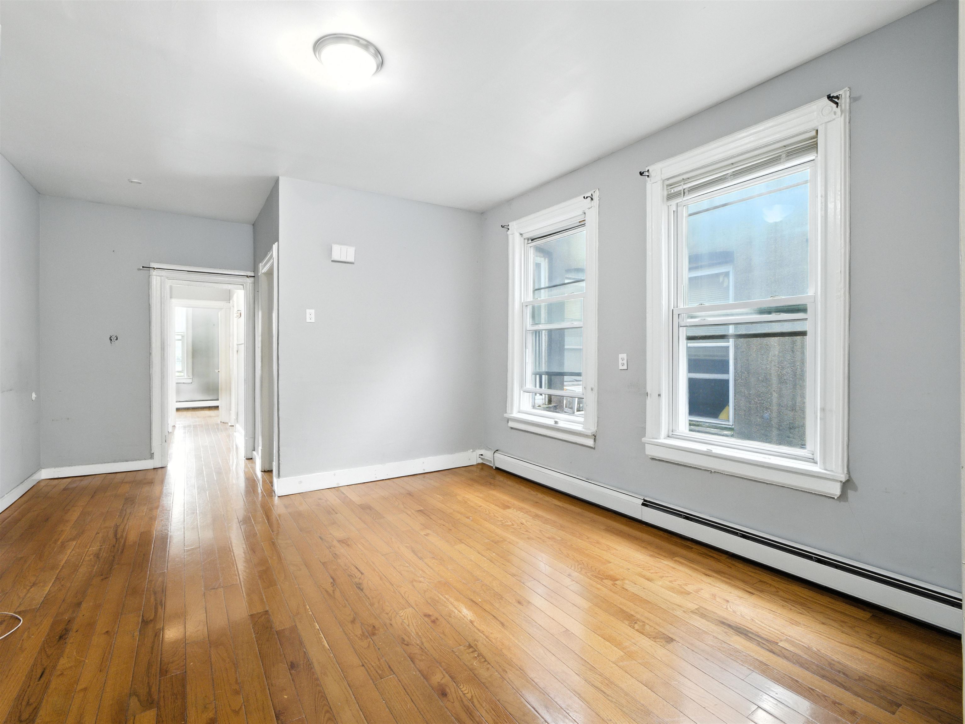 402 WOODLAWN AVE