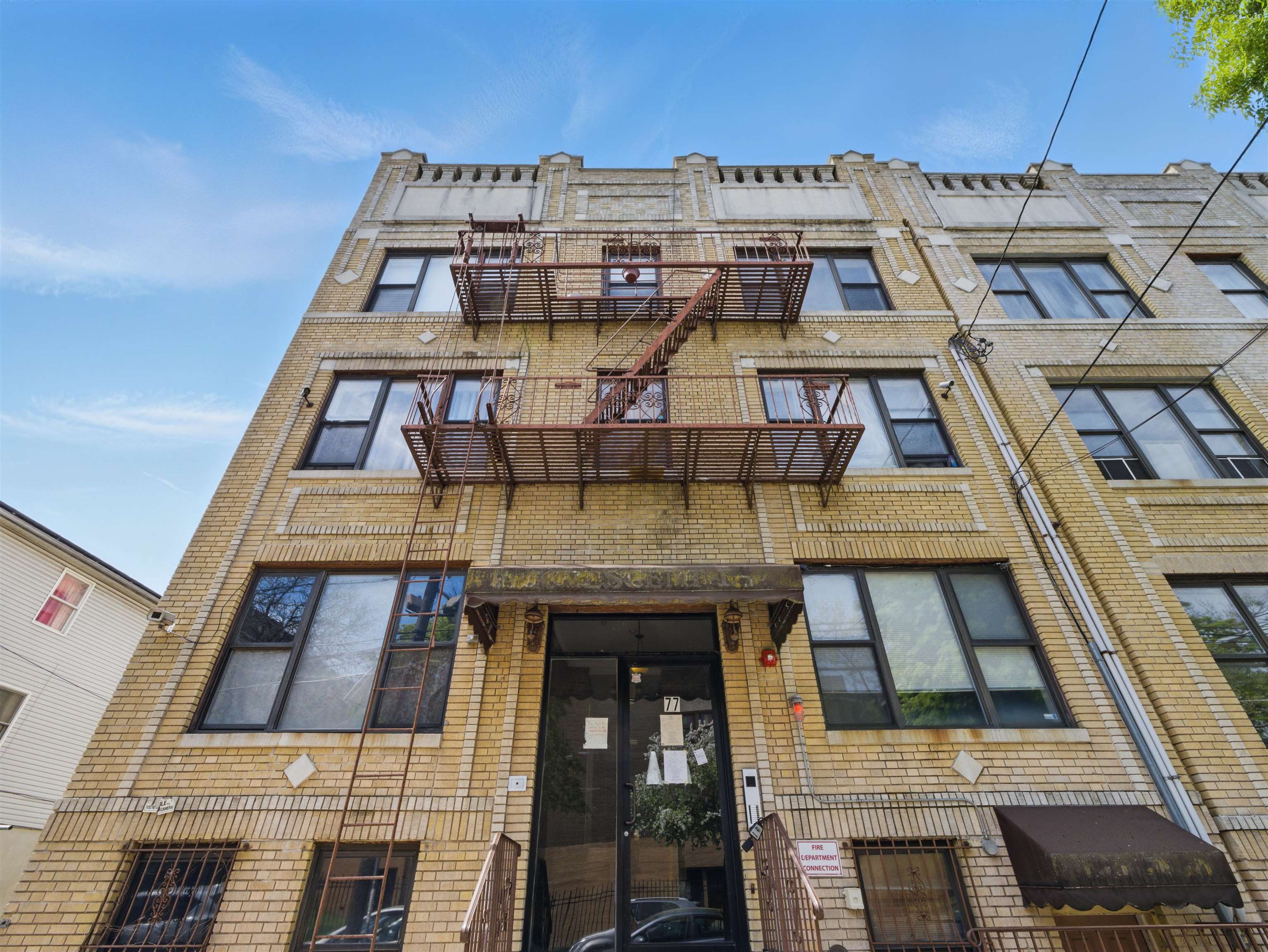 77 CRESCENT AVE Unit: 8
