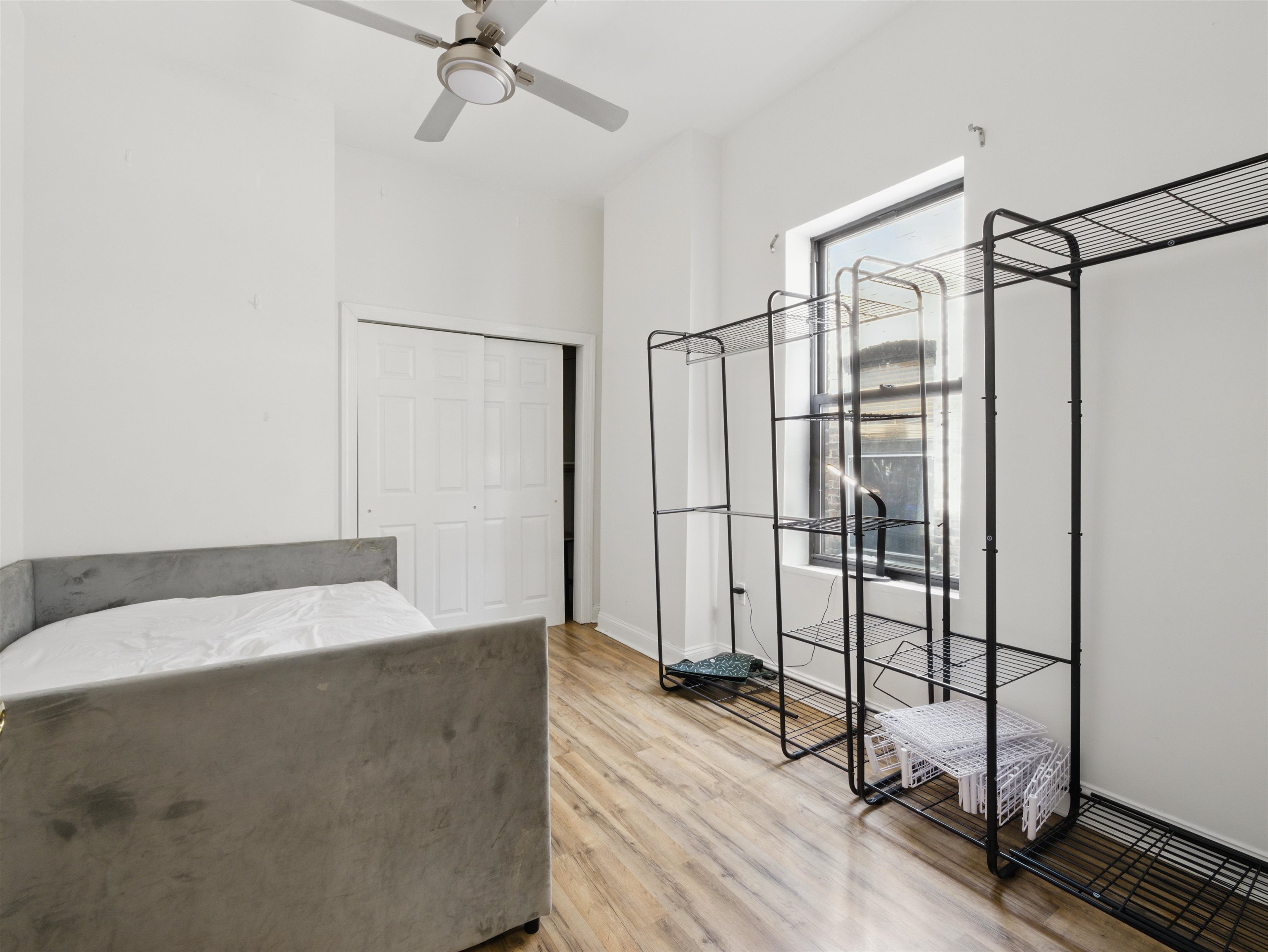 77 CRESCENT AVE Unit: 8