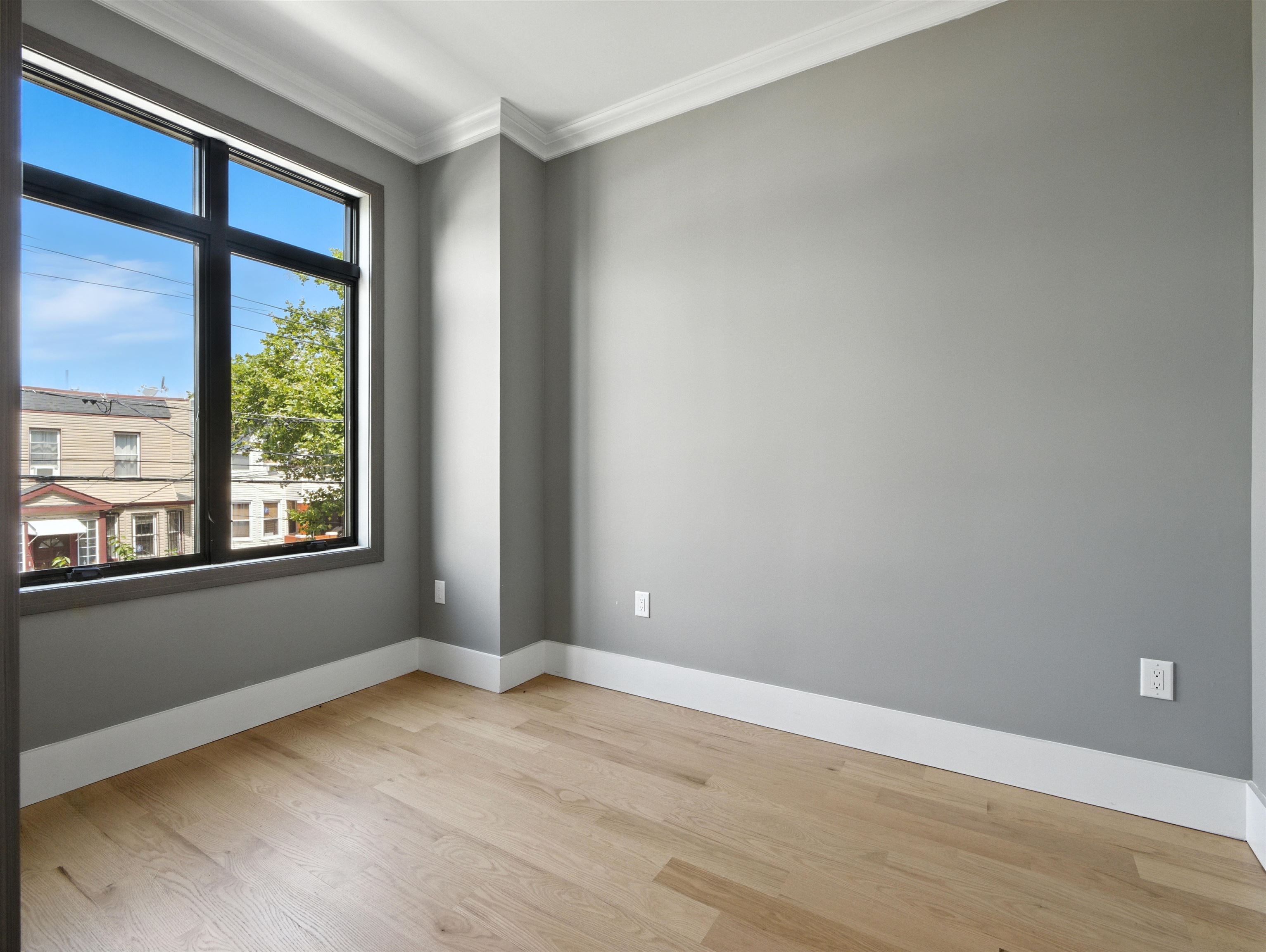 24 ROMAINE AVE Unit: Home 2