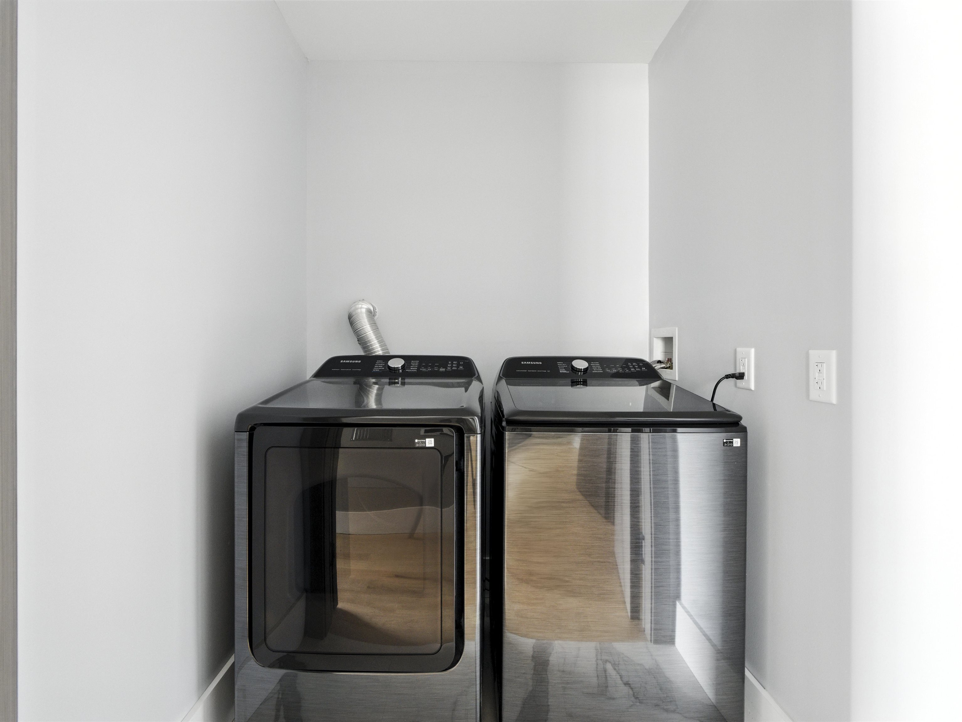 24 ROMAINE AVE Unit: Home 2