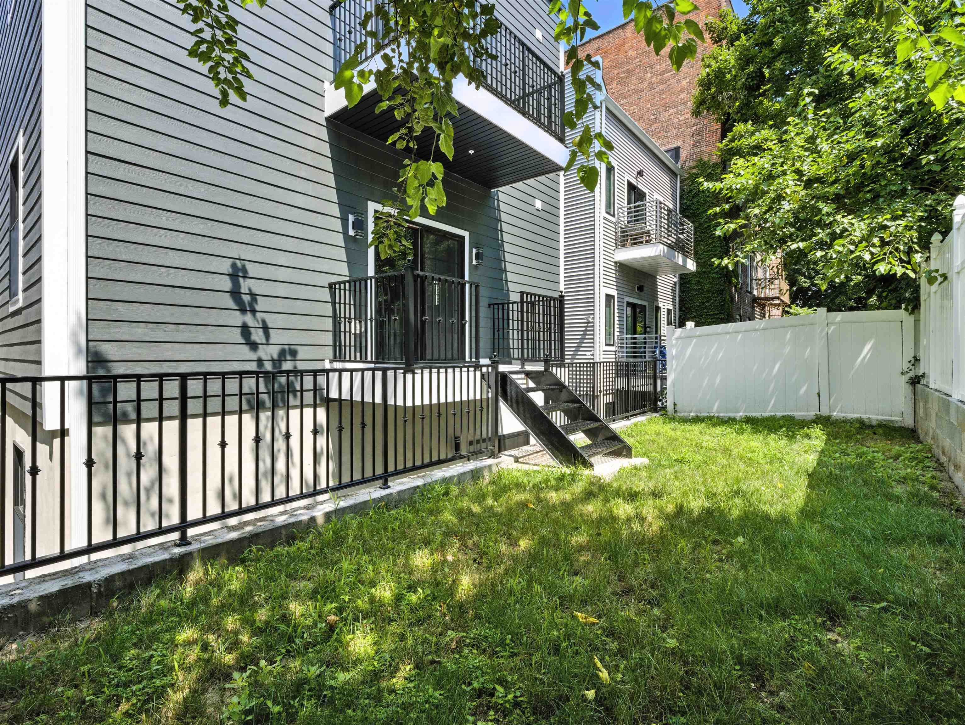 24 ROMAINE AVE Unit: Home 2