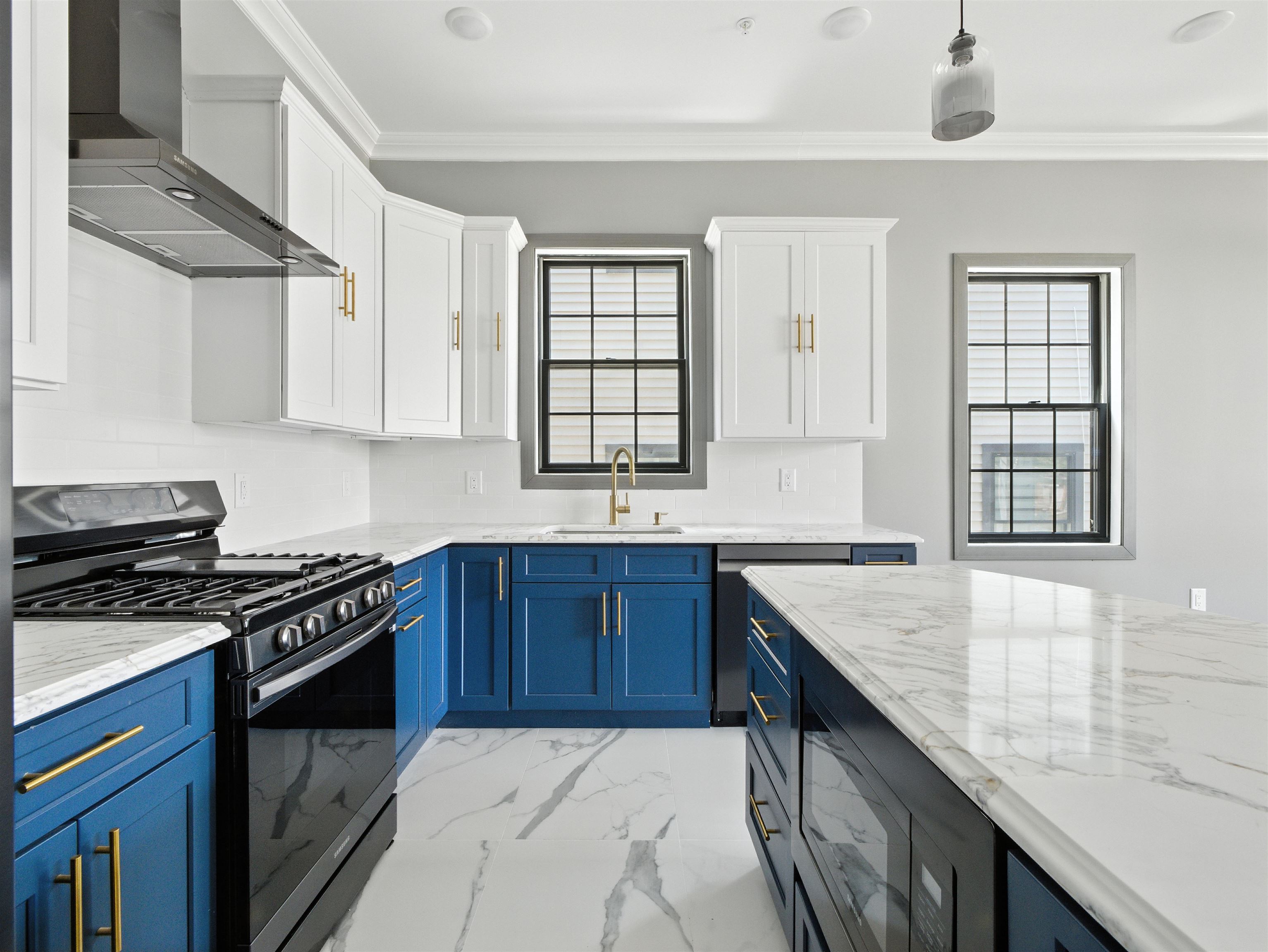 24 ROMAINE AVE Unit: Home 2