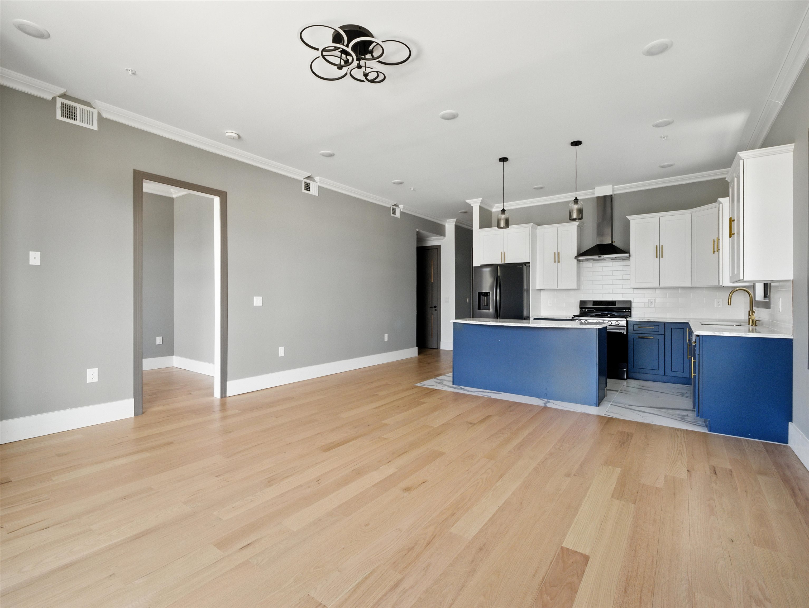 24 ROMAINE AVE Unit: Home 2