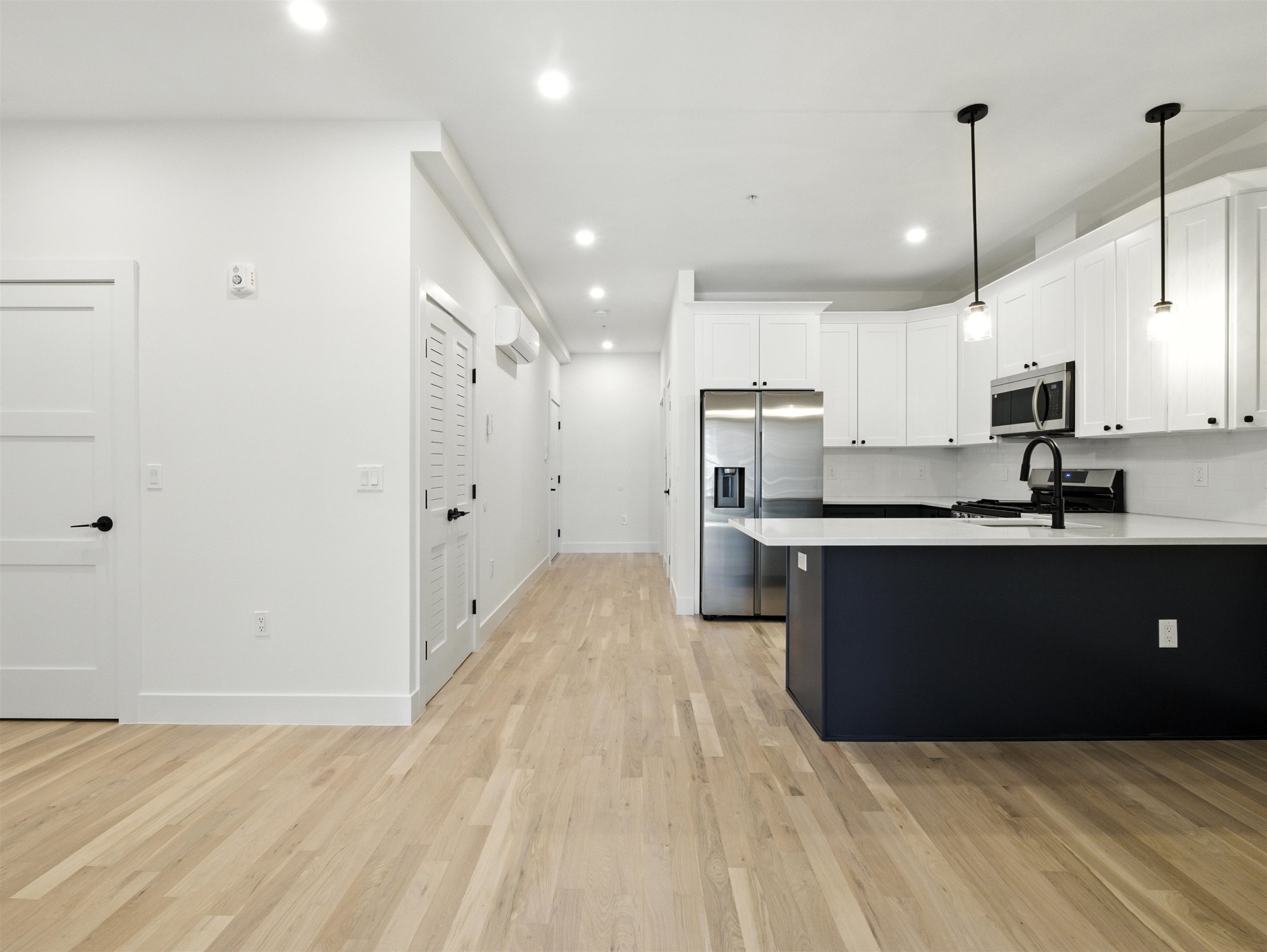 633 NEWARK AVE Unit: 201