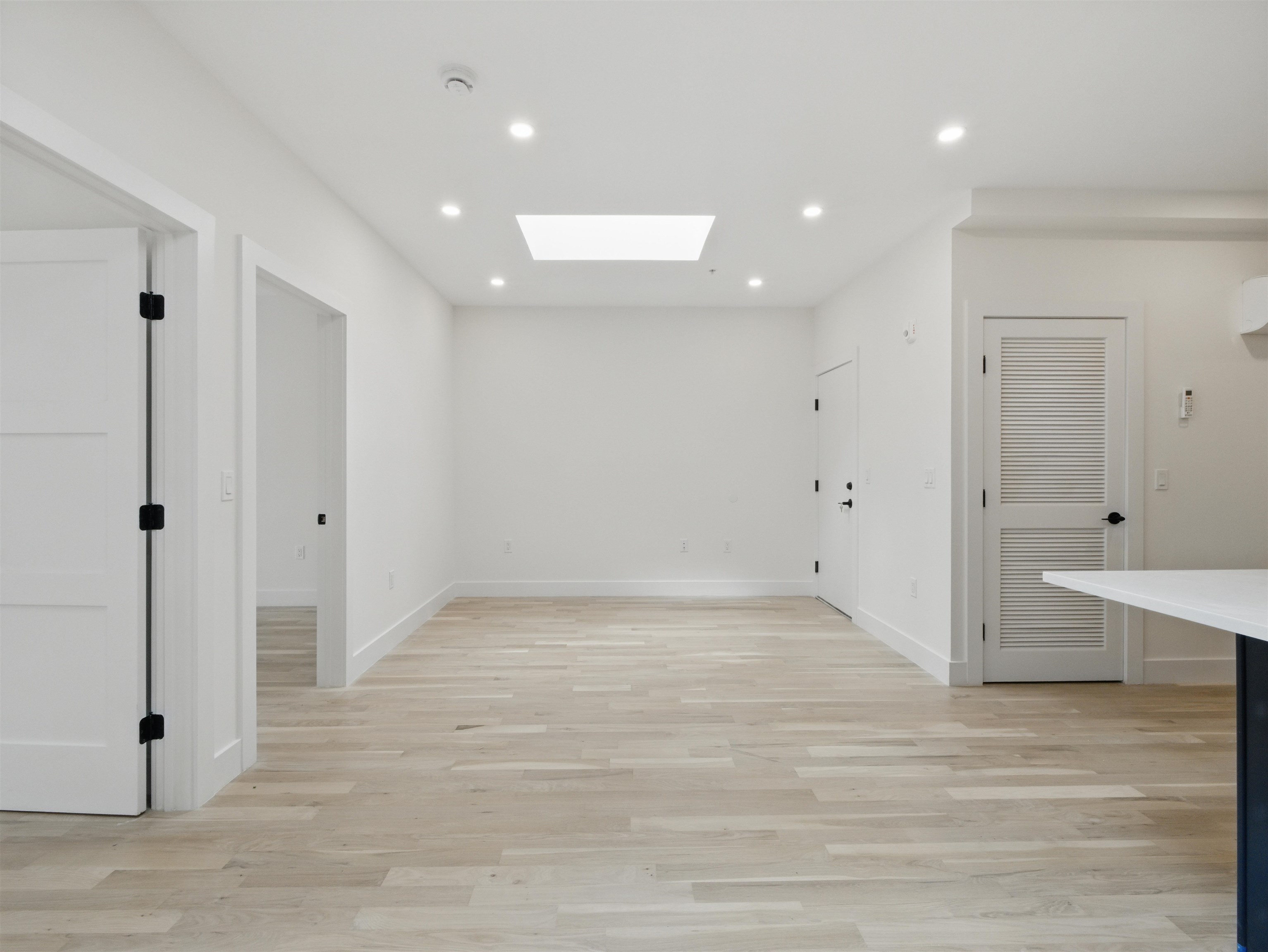 633 NEWARK AVE Unit: 202