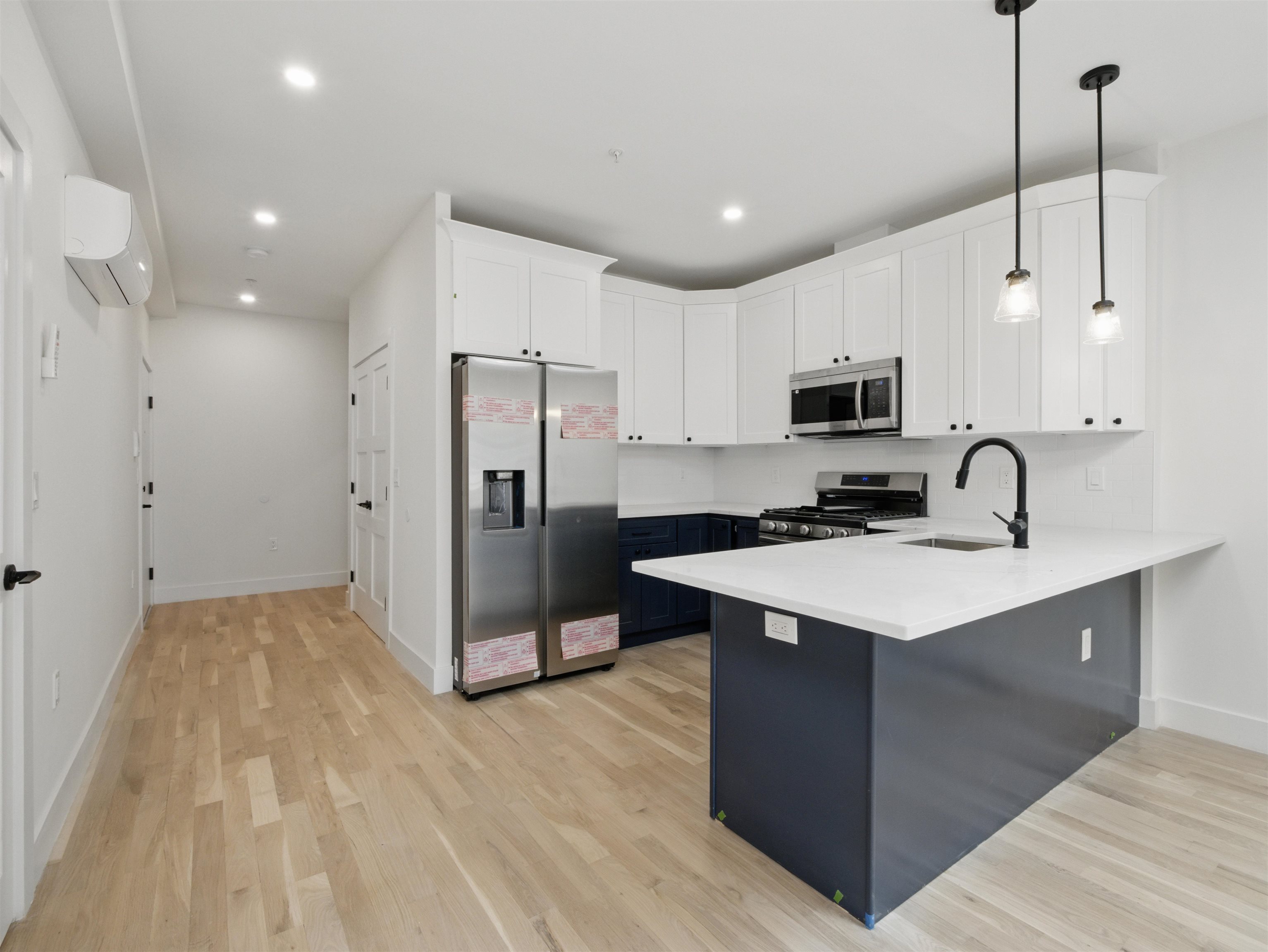 633 NEWARK AVE Unit: 202