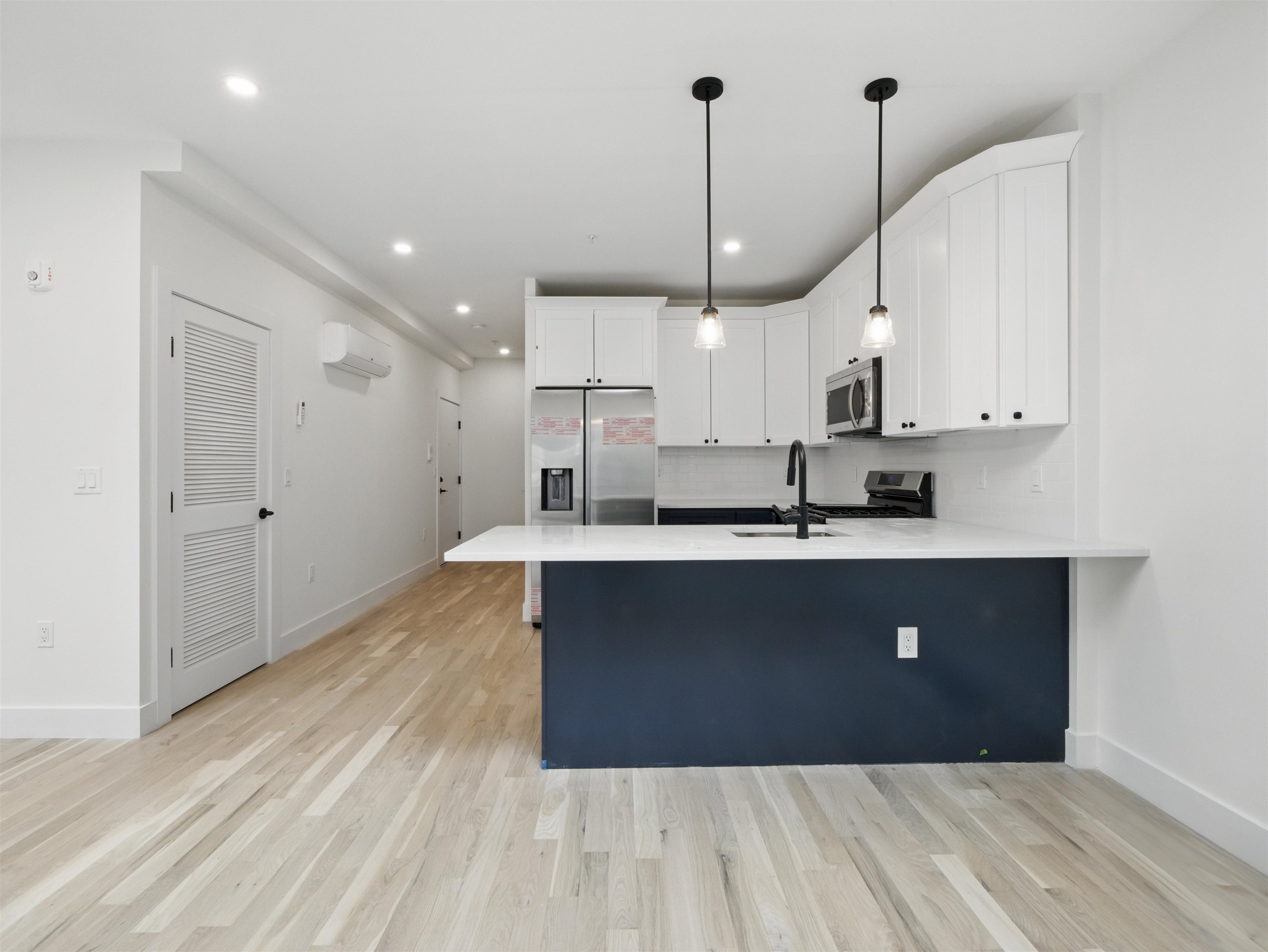 633 NEWARK AVE Unit: 202